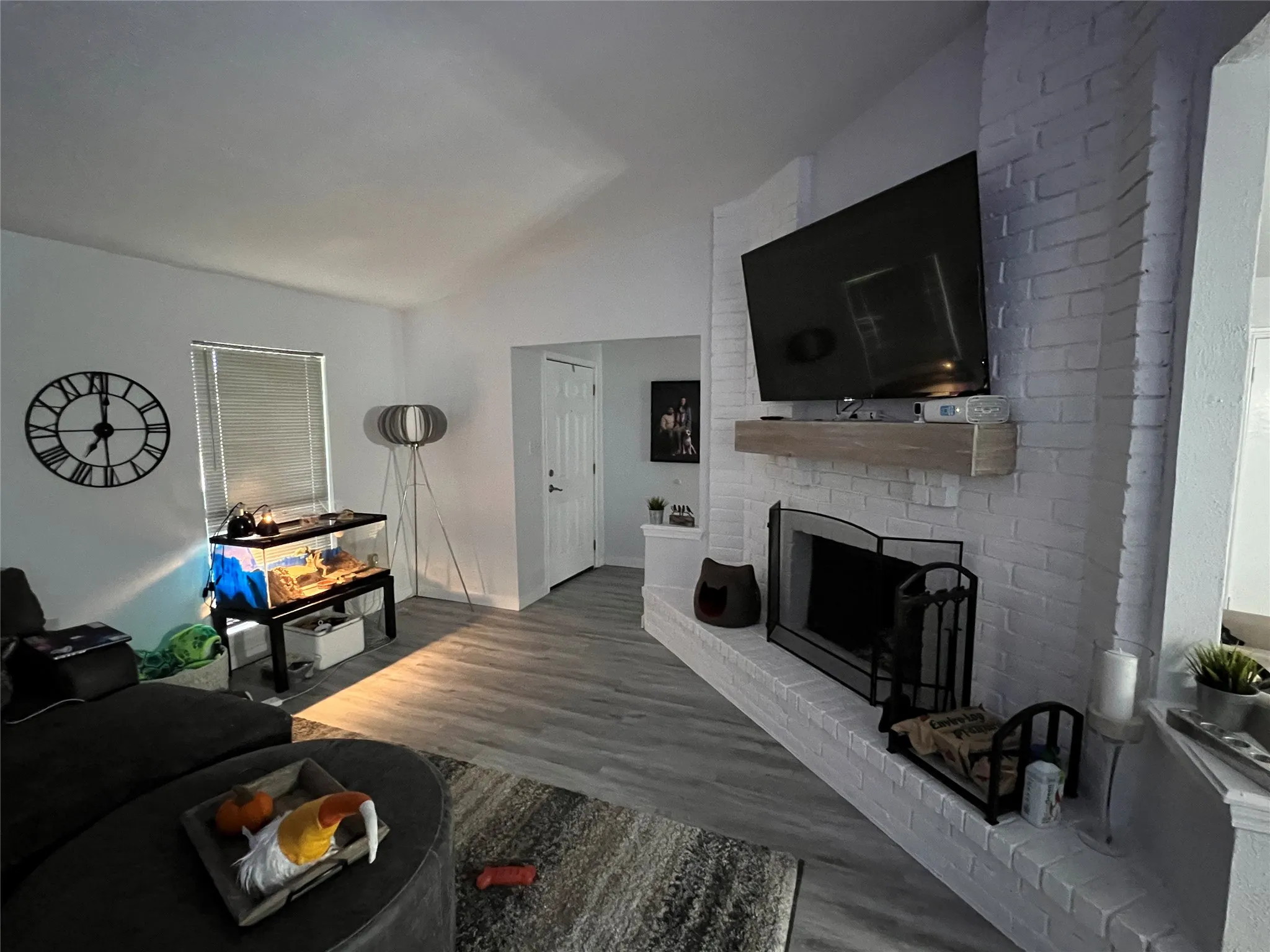 Single Family Residence For Rent in Denton County , 5640 Truitt Street, The Colony, Texas 75056, 3 Bedroom, 2 Bathroom, 2 Garage spaces, 1,711 Sqft, built in 1983, mls#21391450, Real Estate Agent in The Colony, Homes For Rent in Denton county, Homes For Rent in The Colony, Realtor in The Colony Texas, Real Estate Brokerage Independent Realty Texas, Luminita Cordes Realtor