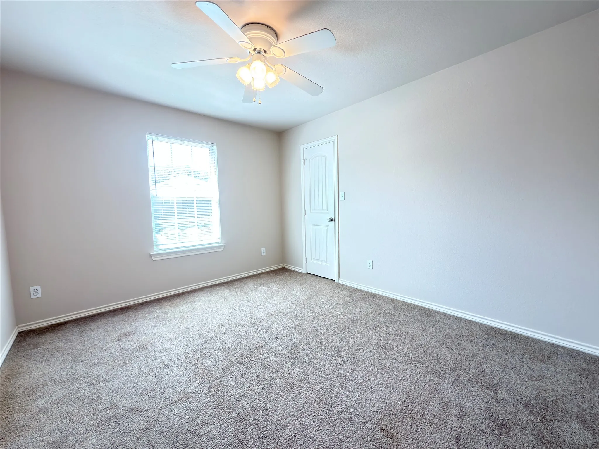 Single Family Residence For Rent in Collin County , 916 Parkplace Ridge, Princeton, Texas 75407, 3 Bedroom, 3 Bathroom, 2 Garage spaces, 1,385 Sqft, built in 2009, mls#21392398, Real Estate Agent in Princeton, Homes For Rent in Collin county, Homes For Rent in Princeton, Realtor in Princeton Texas, Real Estate Brokerage Independent Realty Texas, Luminita Cordes Realtor