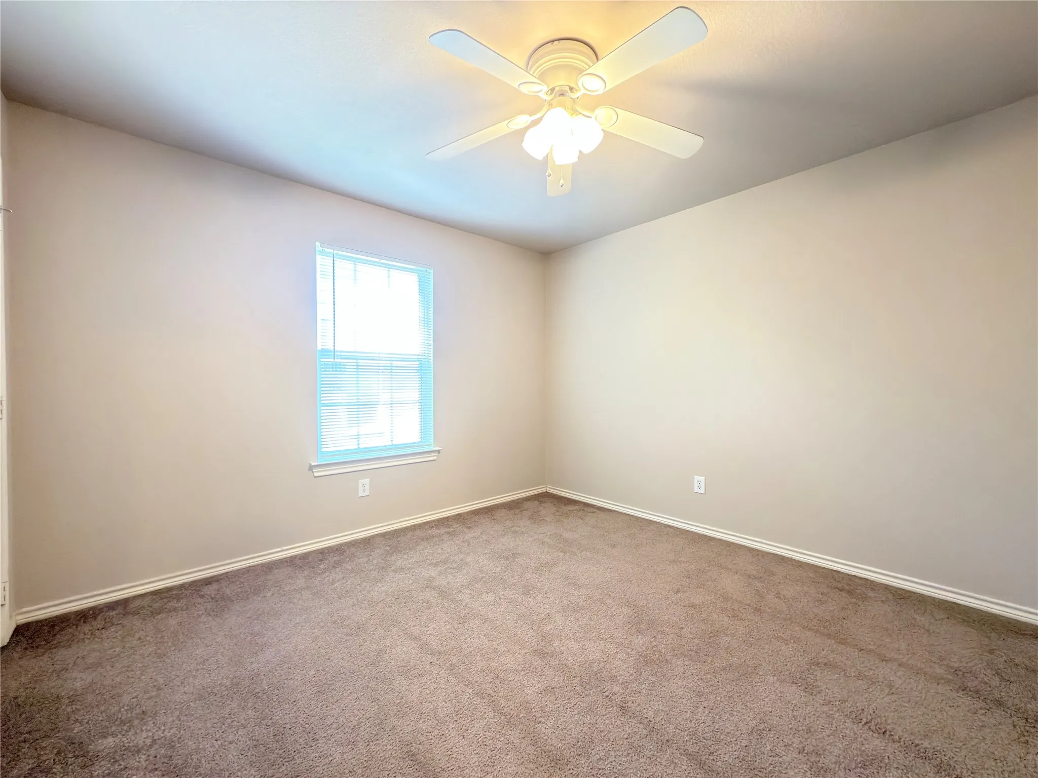 Single Family Residence For Rent in Collin County , 916 Parkplace Ridge, Princeton, Texas 75407, 3 Bedroom, 3 Bathroom, 2 Garage spaces, 1,385 Sqft, built in 2009, mls#21392398, Real Estate Agent in Princeton, Homes For Rent in Collin county, Homes For Rent in Princeton, Realtor in Princeton Texas, Real Estate Brokerage Independent Realty Texas, Luminita Cordes Realtor