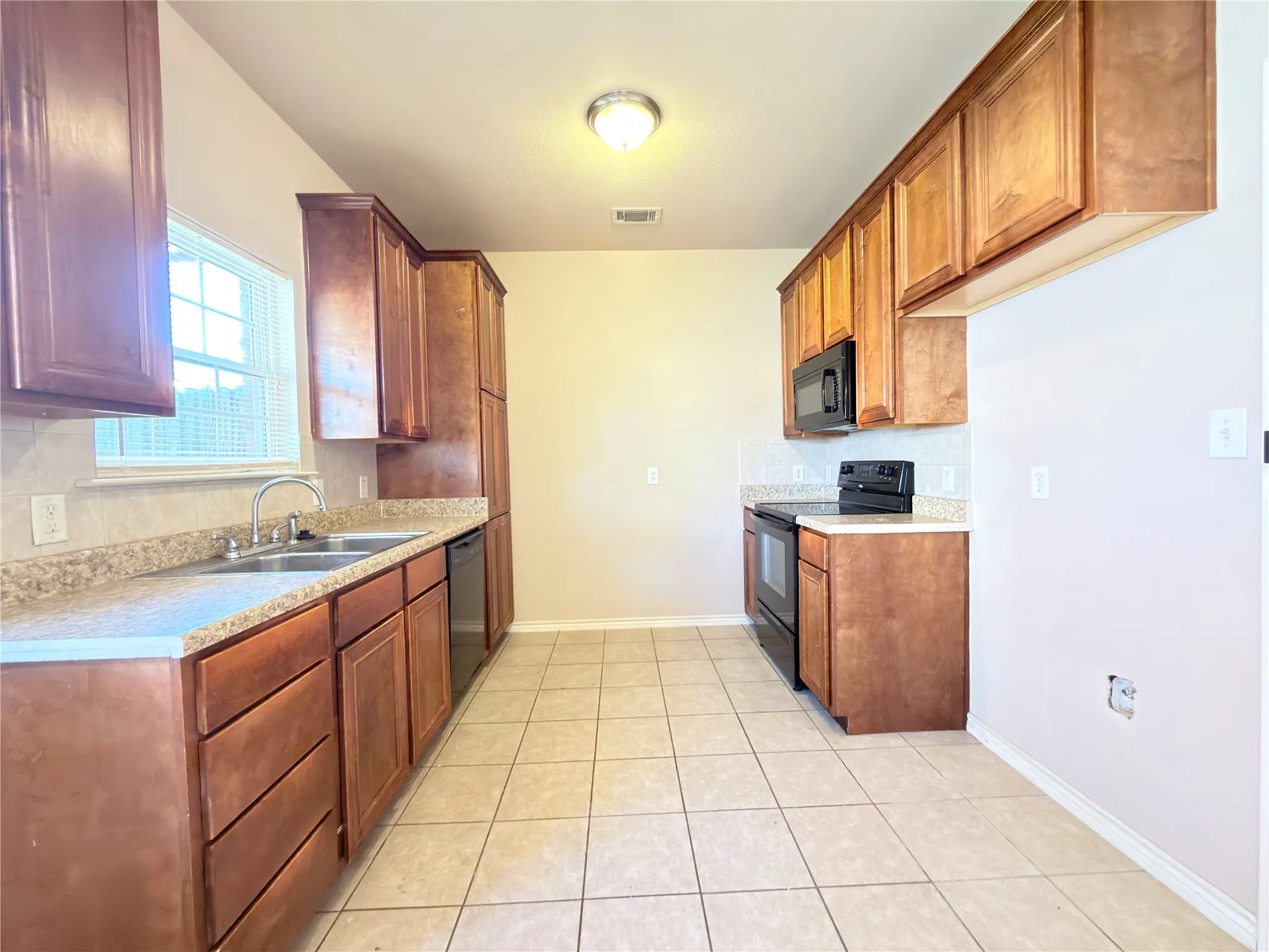 Single Family Residence For Rent in Collin County , 916 Parkplace Ridge, Princeton, Texas 75407, 3 Bedroom, 3 Bathroom, 2 Garage spaces, 1,385 Sqft, built in 2009, mls#21392398, Real Estate Agent in Princeton, Homes For Rent in Collin county, Homes For Rent in Princeton, Realtor in Princeton Texas, Real Estate Brokerage Independent Realty Texas, Luminita Cordes Realtor