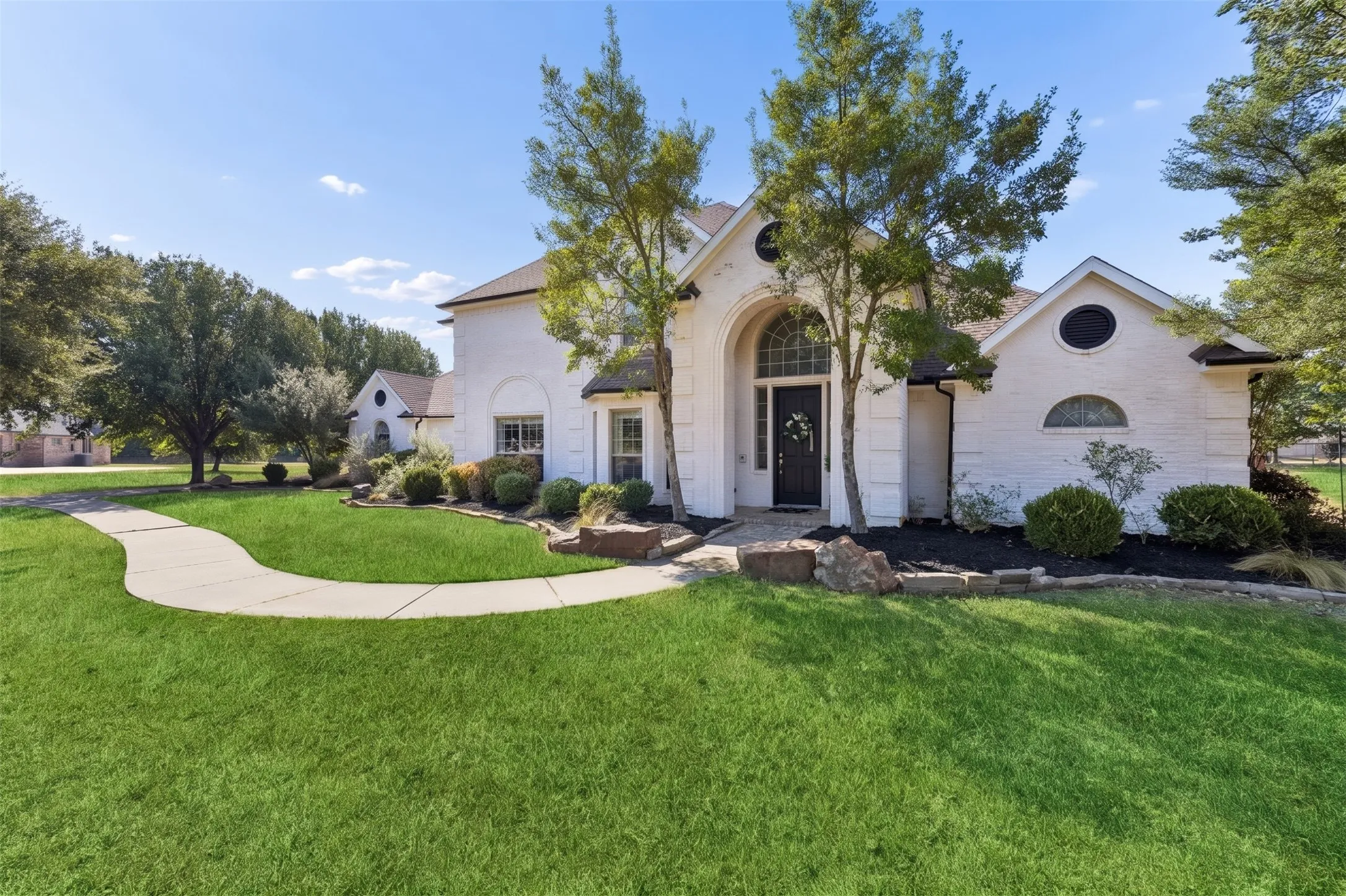 Single Family Residence For Sale in Collin County , 560 Palomino Drive, Lucas, Texas 75002, 4 Bedroom, 3 Bathroom, 3 Garage spaces, 3,047 Sqft, built in 2002, mls#21389429, Real Estate Agent in Lucas, Homes For Sale in Collin county, Homes For Sale in Lucas, Realtor in Lucas Texas, Real Estate Brokerage Independent Realty Texas, Luminita Cordes Realtor