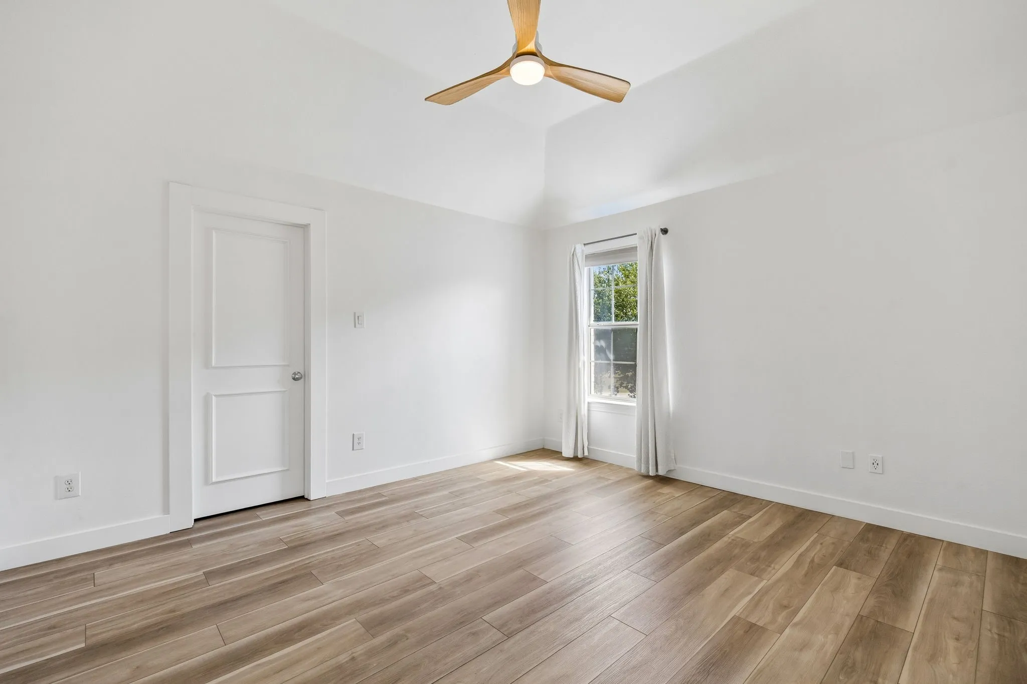 upstairs bedroom #1