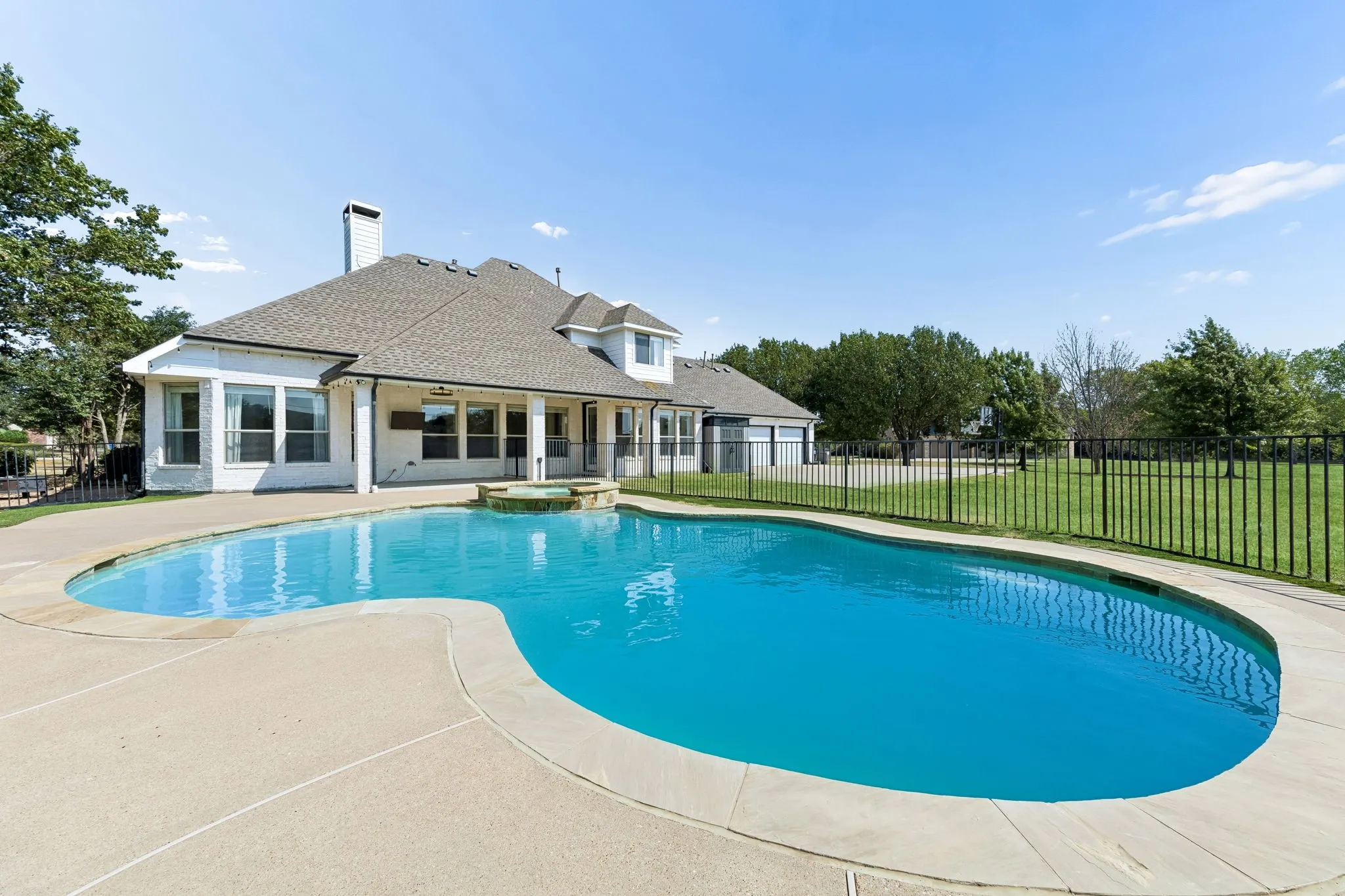 Single Family Residence For Sale in Collin County , 560 Palomino Drive, Lucas, Texas 75002, 4 Bedroom, 3 Bathroom, 3 Garage spaces, 3,047 Sqft, built in 2002, mls#21389429, Real Estate Agent in Lucas, Homes For Sale in Collin county, Homes For Sale in Lucas, Realtor in Lucas Texas, Real Estate Brokerage Independent Realty Texas, Luminita Cordes Realtor