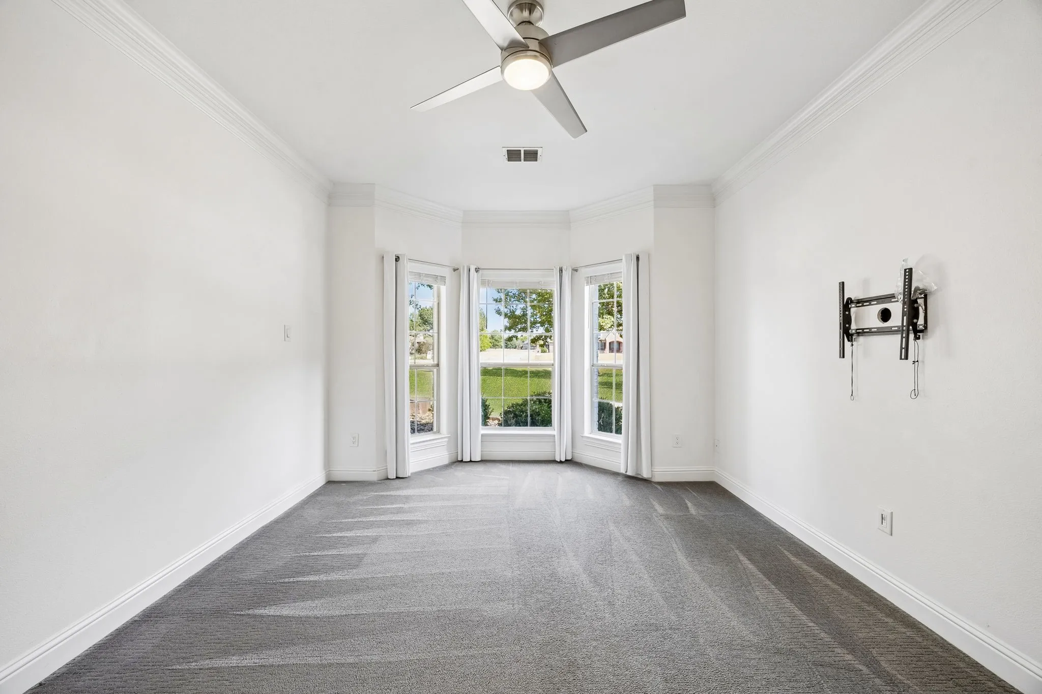first floor office or option for 5th bedroom