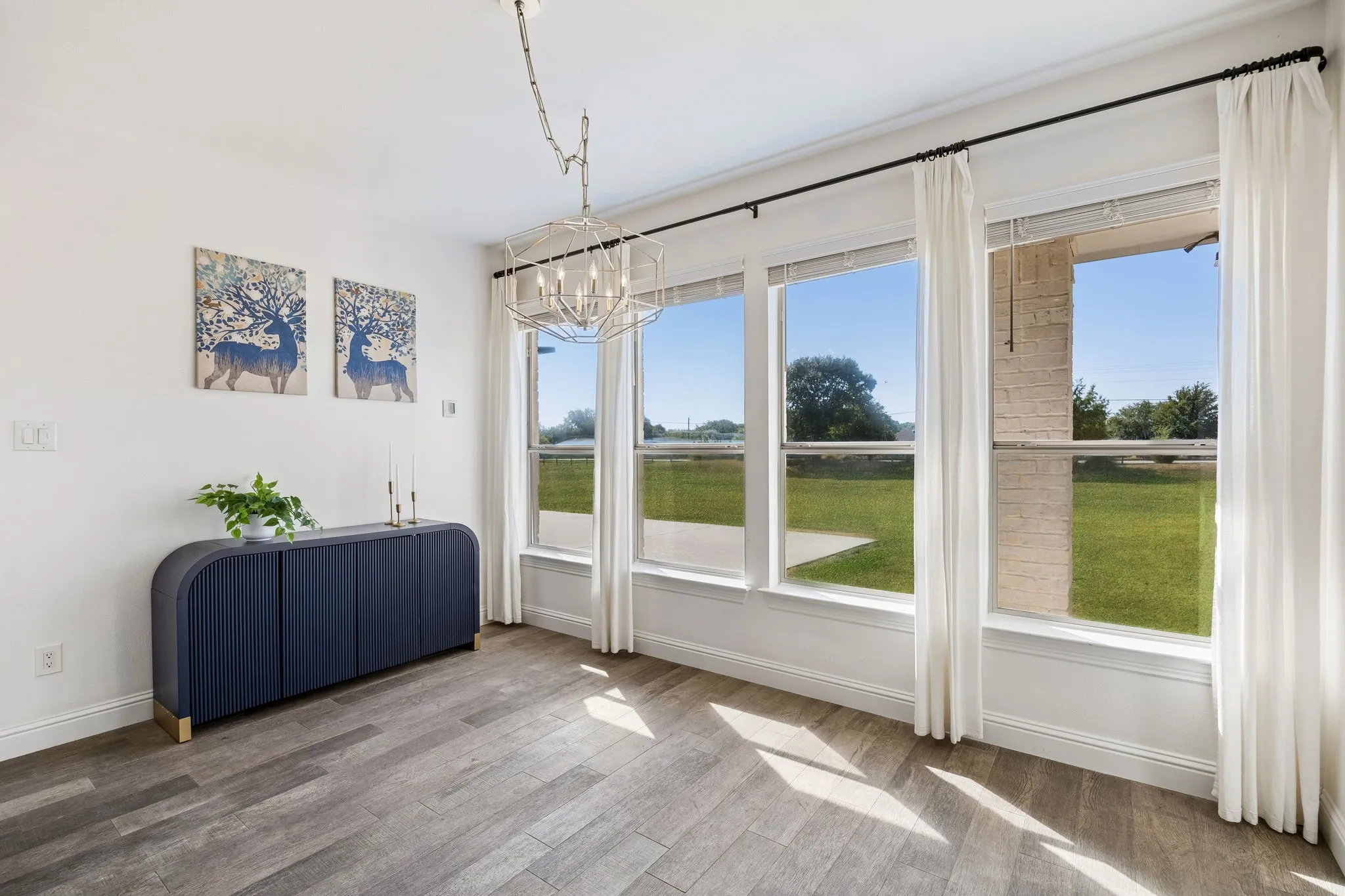 Single Family Residence For Sale in Collin County , 560 Palomino Drive, Lucas, Texas 75002, 4 Bedroom, 3 Bathroom, 3 Garage spaces, 3,047 Sqft, built in 2002, mls#21389429, Real Estate Agent in Lucas, Homes For Sale in Collin county, Homes For Sale in Lucas, Realtor in Lucas Texas, Real Estate Brokerage Independent Realty Texas, Luminita Cordes Realtor