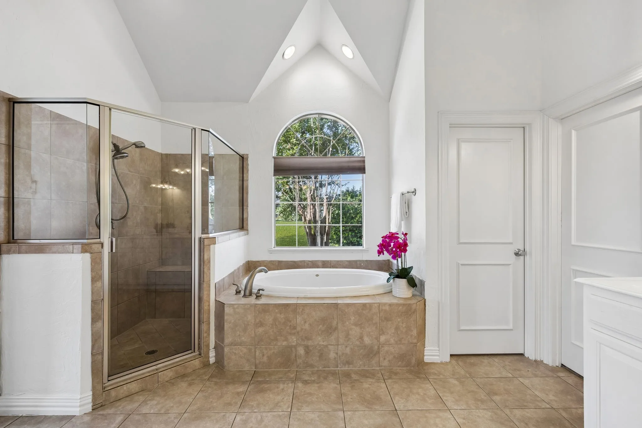 Single Family Residence For Sale in Collin County , 560 Palomino Drive, Lucas, Texas 75002, 4 Bedroom, 3 Bathroom, 3 Garage spaces, 3,047 Sqft, built in 2002, mls#21389429, Real Estate Agent in Lucas, Homes For Sale in Collin county, Homes For Sale in Lucas, Realtor in Lucas Texas, Real Estate Brokerage Independent Realty Texas, Luminita Cordes Realtor