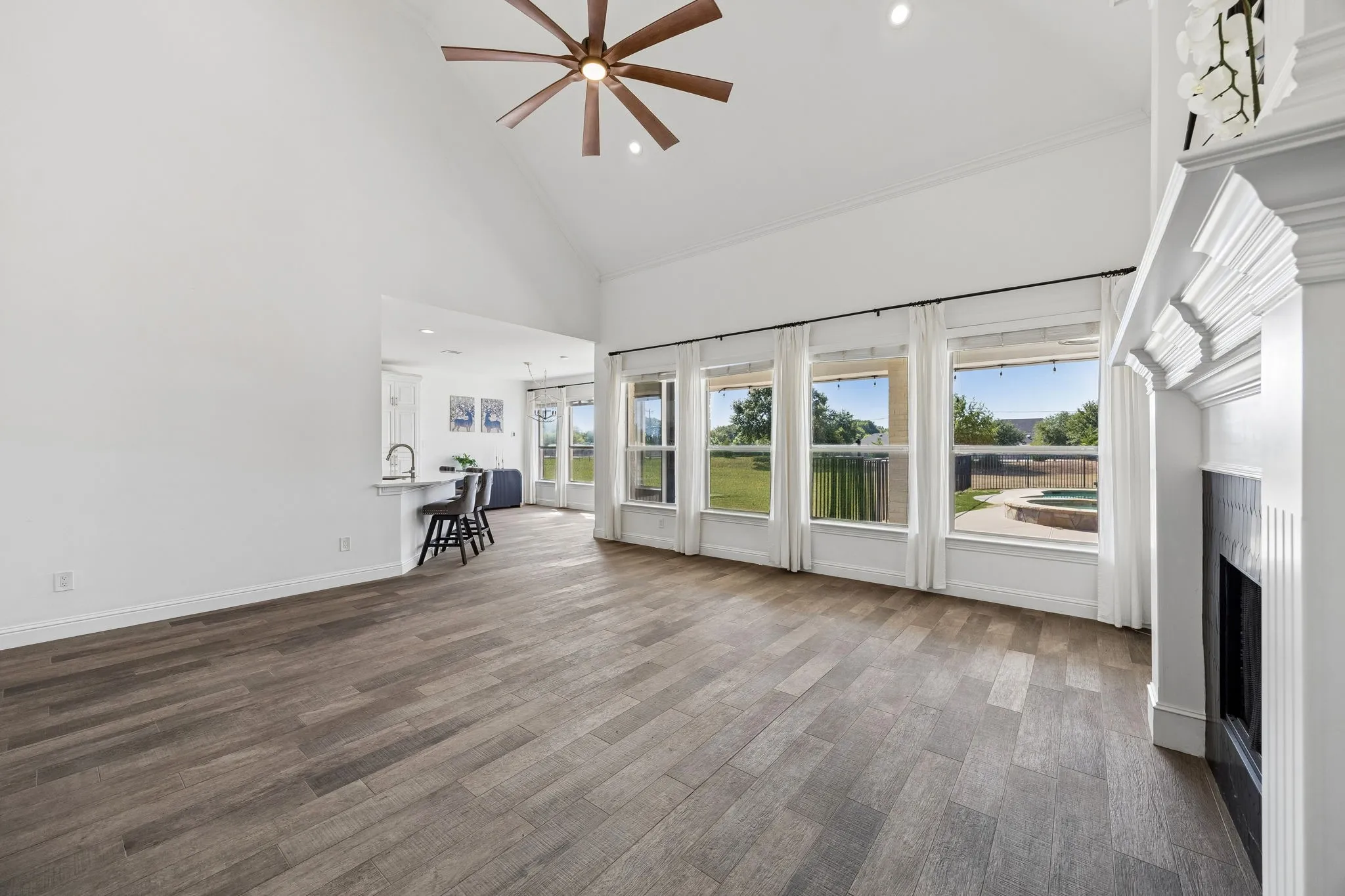 Single Family Residence For Sale in Collin County , 560 Palomino Drive, Lucas, Texas 75002, 4 Bedroom, 3 Bathroom, 3 Garage spaces, 3,047 Sqft, built in 2002, mls#21389429, Real Estate Agent in Lucas, Homes For Sale in Collin county, Homes For Sale in Lucas, Realtor in Lucas Texas, Real Estate Brokerage Independent Realty Texas, Luminita Cordes Realtor