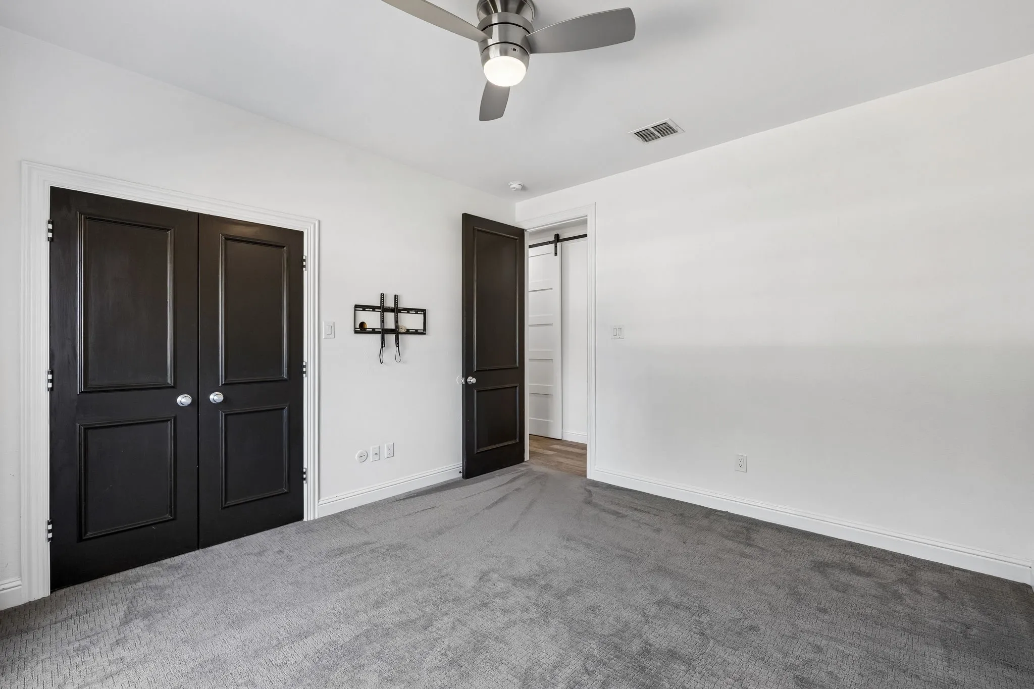 Single Family Residence For Sale in Collin County , 560 Palomino Drive, Lucas, Texas 75002, 4 Bedroom, 3 Bathroom, 3 Garage spaces, 3,047 Sqft, built in 2002, mls#21389429, Real Estate Agent in Lucas, Homes For Sale in Collin county, Homes For Sale in Lucas, Realtor in Lucas Texas, Real Estate Brokerage Independent Realty Texas, Luminita Cordes Realtor