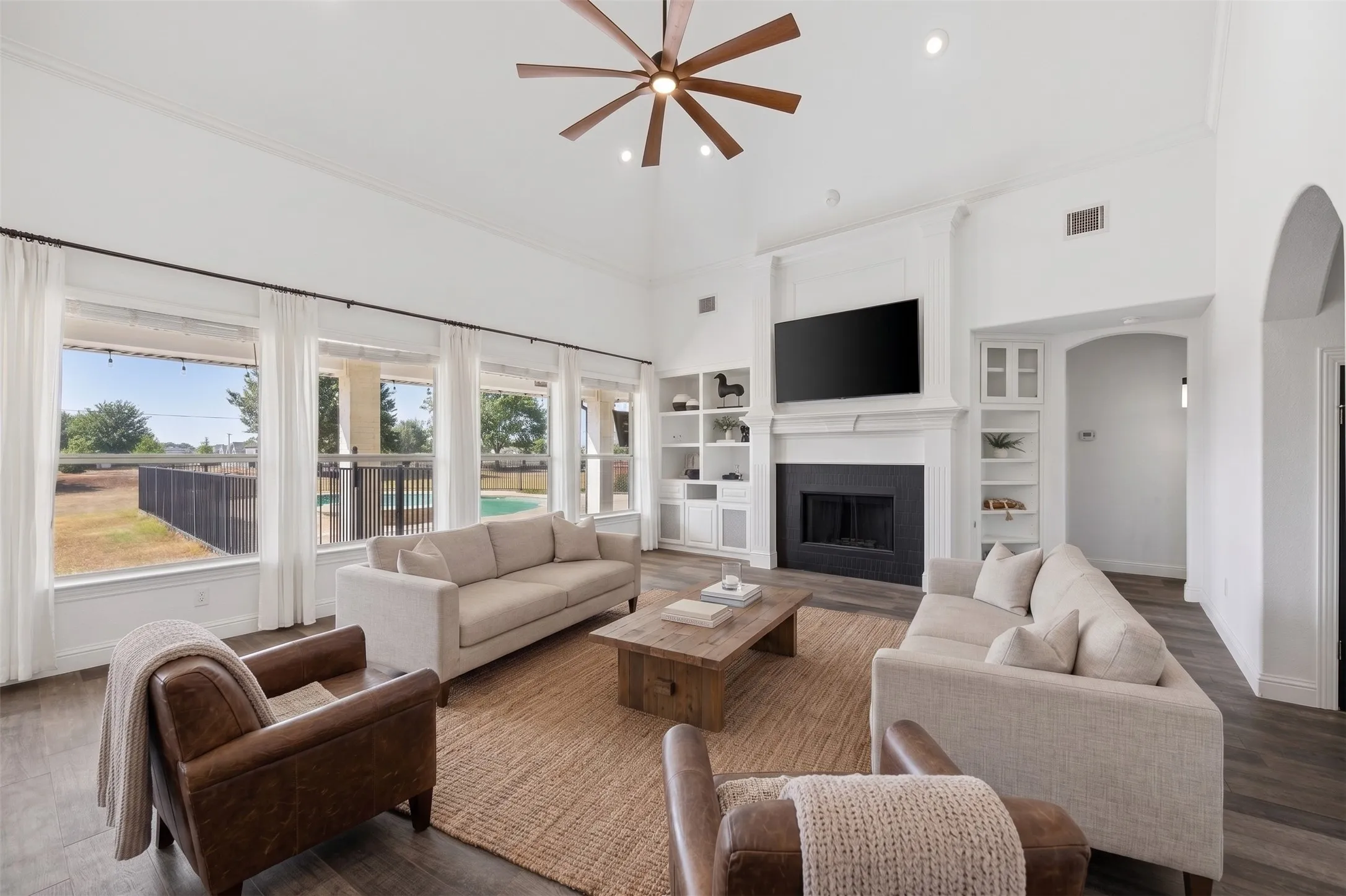 Single Family Residence For Sale in Collin County , 560 Palomino Drive, Lucas, Texas 75002, 4 Bedroom, 3 Bathroom, 3 Garage spaces, 3,047 Sqft, built in 2002, mls#21389429, Real Estate Agent in Lucas, Homes For Sale in Collin county, Homes For Sale in Lucas, Realtor in Lucas Texas, Real Estate Brokerage Independent Realty Texas, Luminita Cordes Realtor