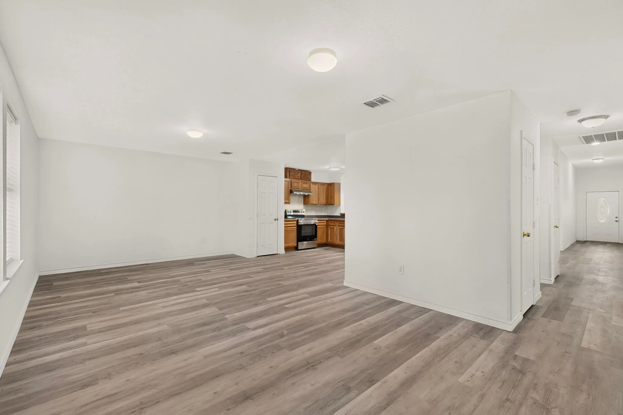Single Family Residence For Rent in Dallas County , 1512 Rowan Avenue, Dallas, Texas 75223, 3 Bedroom, 2 Bathroom, 2 Garage spaces, 2,052 Sqft, built in 2006, mls#21389272, Real Estate Agent in Dallas, Homes For Rent in Dallas county, Homes For Rent in Dallas, Realtor in Dallas Texas, Real Estate Brokerage Independent Realty Texas, Luminita Cordes Realtor