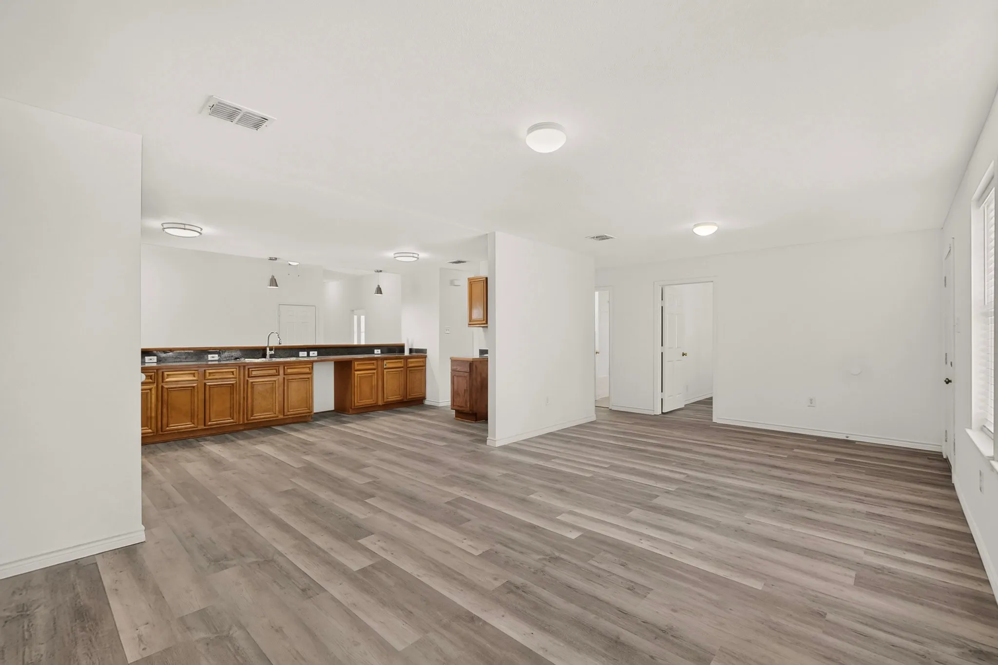 Single Family Residence For Rent in Dallas County , 1512 Rowan Avenue, Dallas, Texas 75223, 3 Bedroom, 2 Bathroom, 2 Garage spaces, 2,052 Sqft, built in 2006, mls#21389272, Real Estate Agent in Dallas, Homes For Rent in Dallas county, Homes For Rent in Dallas, Realtor in Dallas Texas, Real Estate Brokerage Independent Realty Texas, Luminita Cordes Realtor