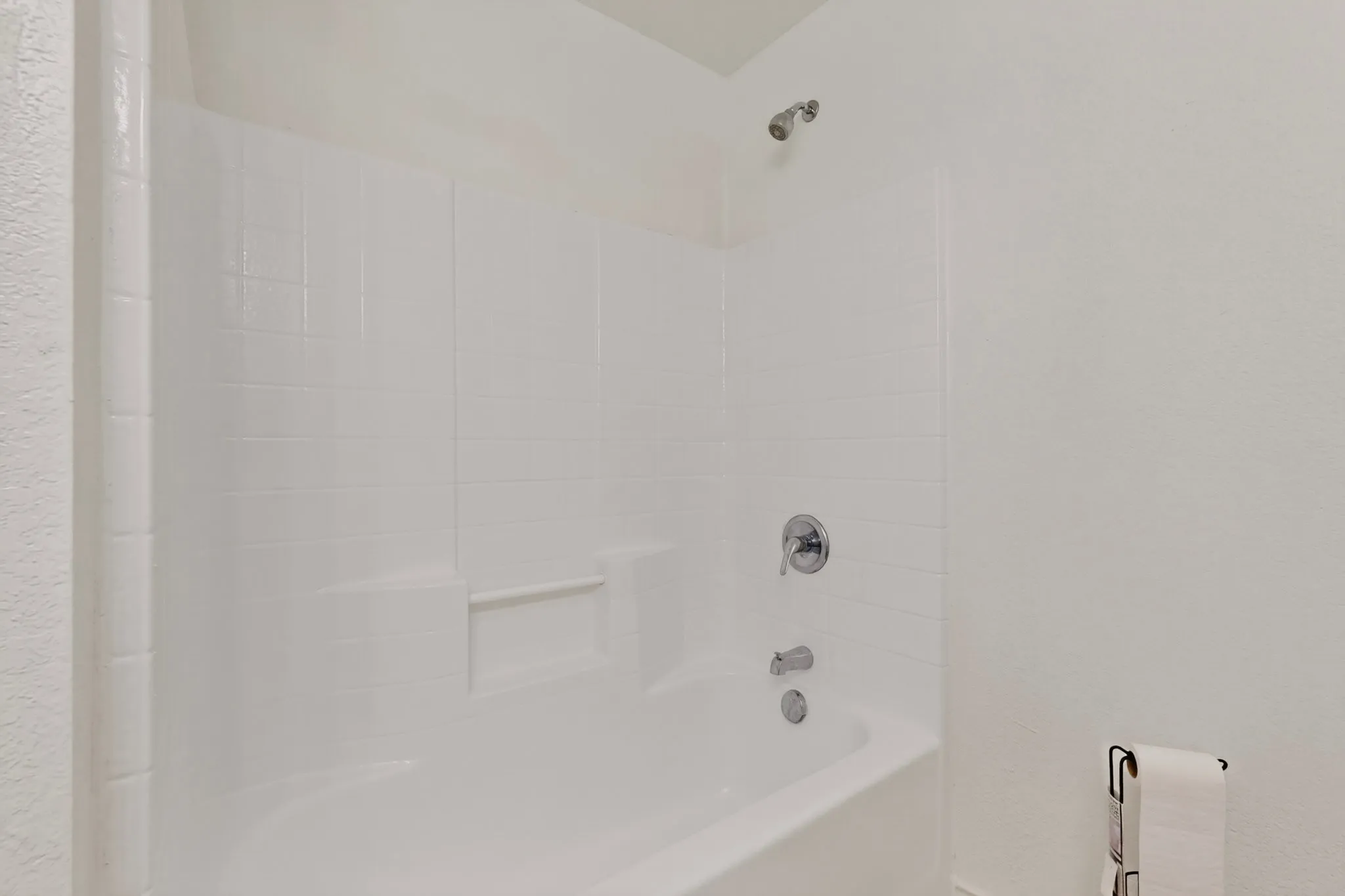 Single Family Residence For Rent in Dallas County , 1512 Rowan Avenue, Dallas, Texas 75223, 3 Bedroom, 2 Bathroom, 2 Garage spaces, 2,052 Sqft, built in 2006, mls#21389272, Real Estate Agent in Dallas, Homes For Rent in Dallas county, Homes For Rent in Dallas, Realtor in Dallas Texas, Real Estate Brokerage Independent Realty Texas, Luminita Cordes Realtor