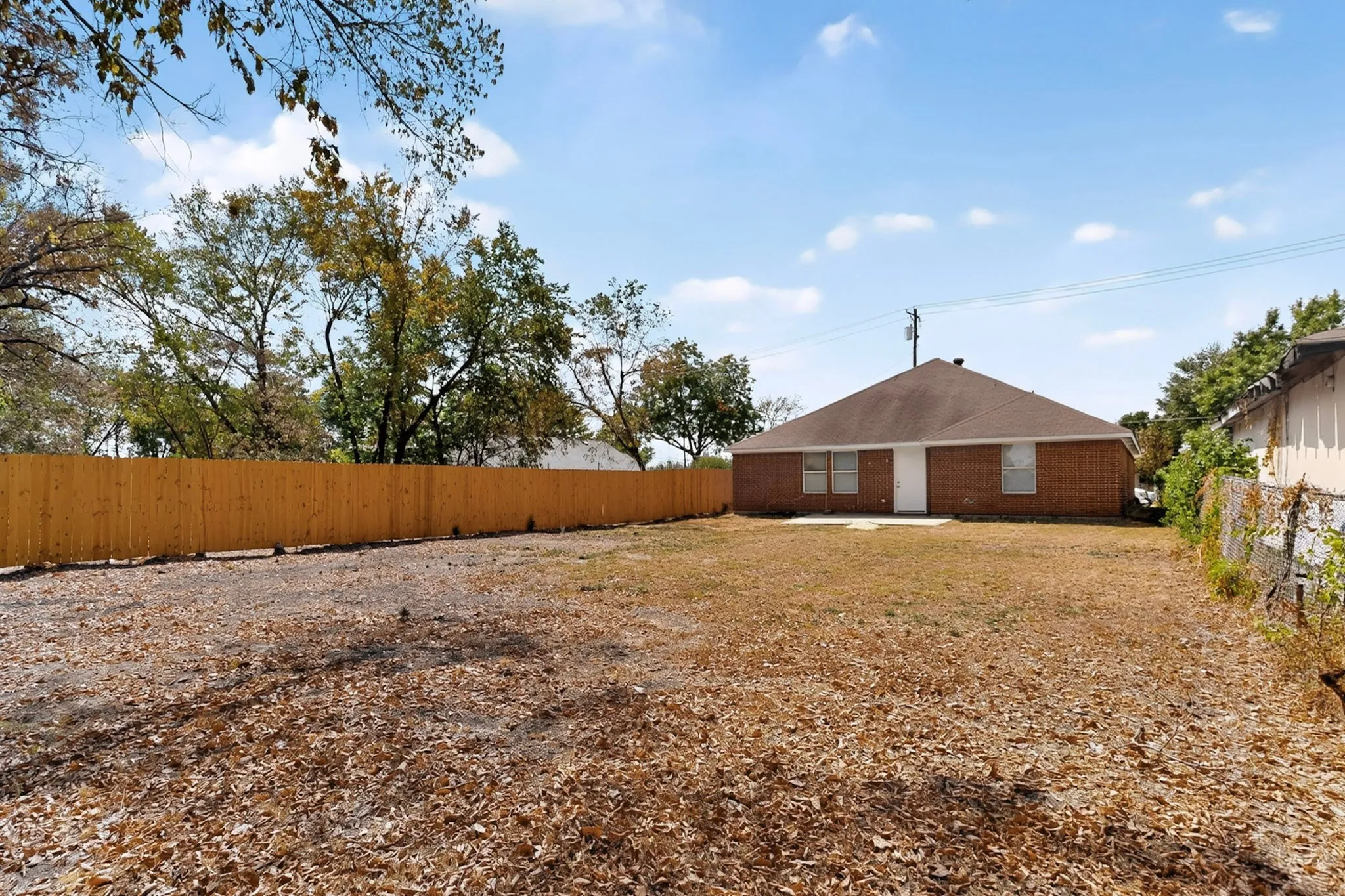 Single Family Residence For Rent in Dallas County , 1512 Rowan Avenue, Dallas, Texas 75223, 3 Bedroom, 2 Bathroom, 2 Garage spaces, 2,052 Sqft, built in 2006, mls#21389272, Real Estate Agent in Dallas, Homes For Rent in Dallas county, Homes For Rent in Dallas, Realtor in Dallas Texas, Real Estate Brokerage Independent Realty Texas, Luminita Cordes Realtor