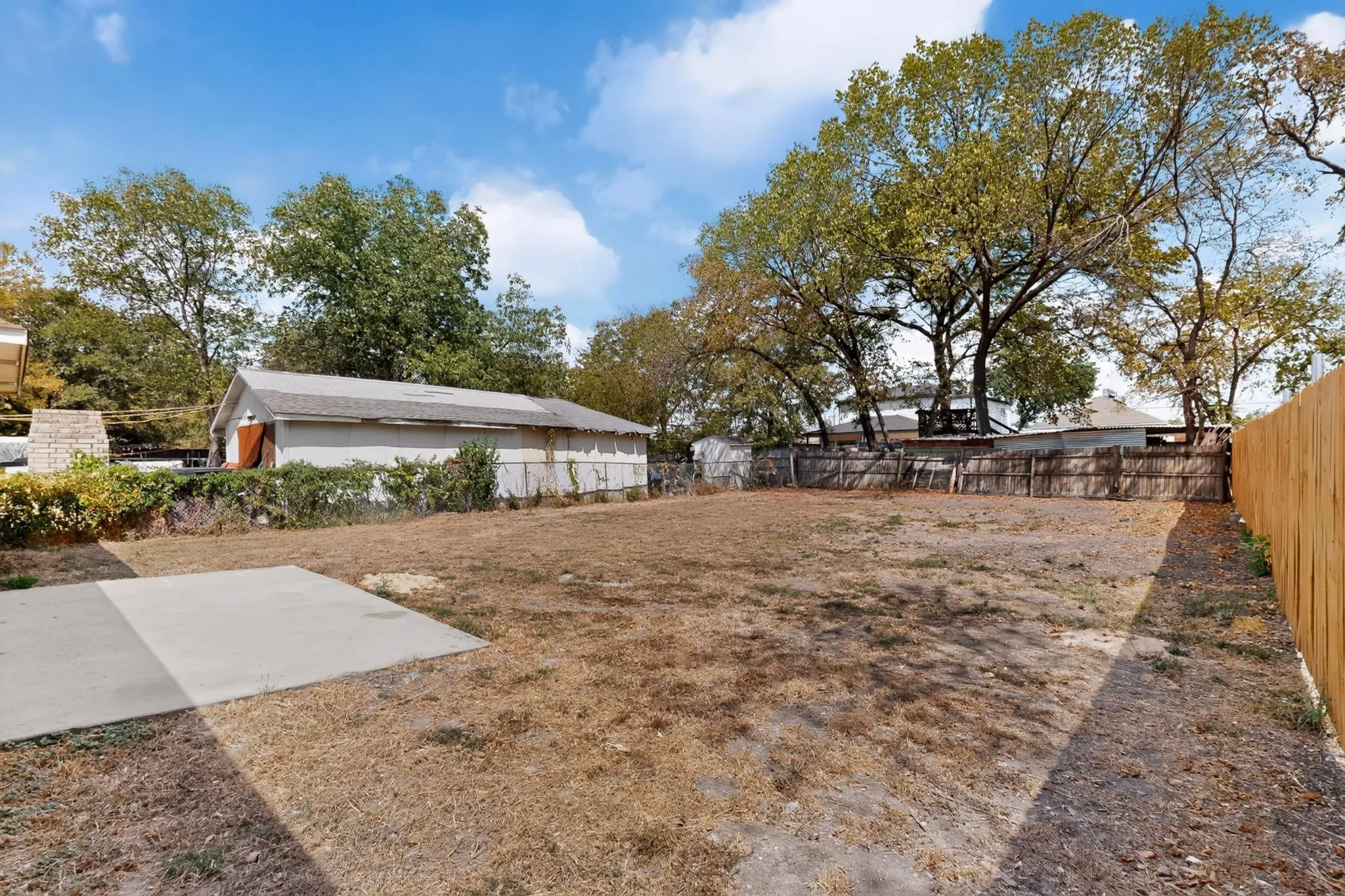 Single Family Residence For Rent in Dallas County , 1512 Rowan Avenue, Dallas, Texas 75223, 3 Bedroom, 2 Bathroom, 2 Garage spaces, 2,052 Sqft, built in 2006, mls#21389272, Real Estate Agent in Dallas, Homes For Rent in Dallas county, Homes For Rent in Dallas, Realtor in Dallas Texas, Real Estate Brokerage Independent Realty Texas, Luminita Cordes Realtor