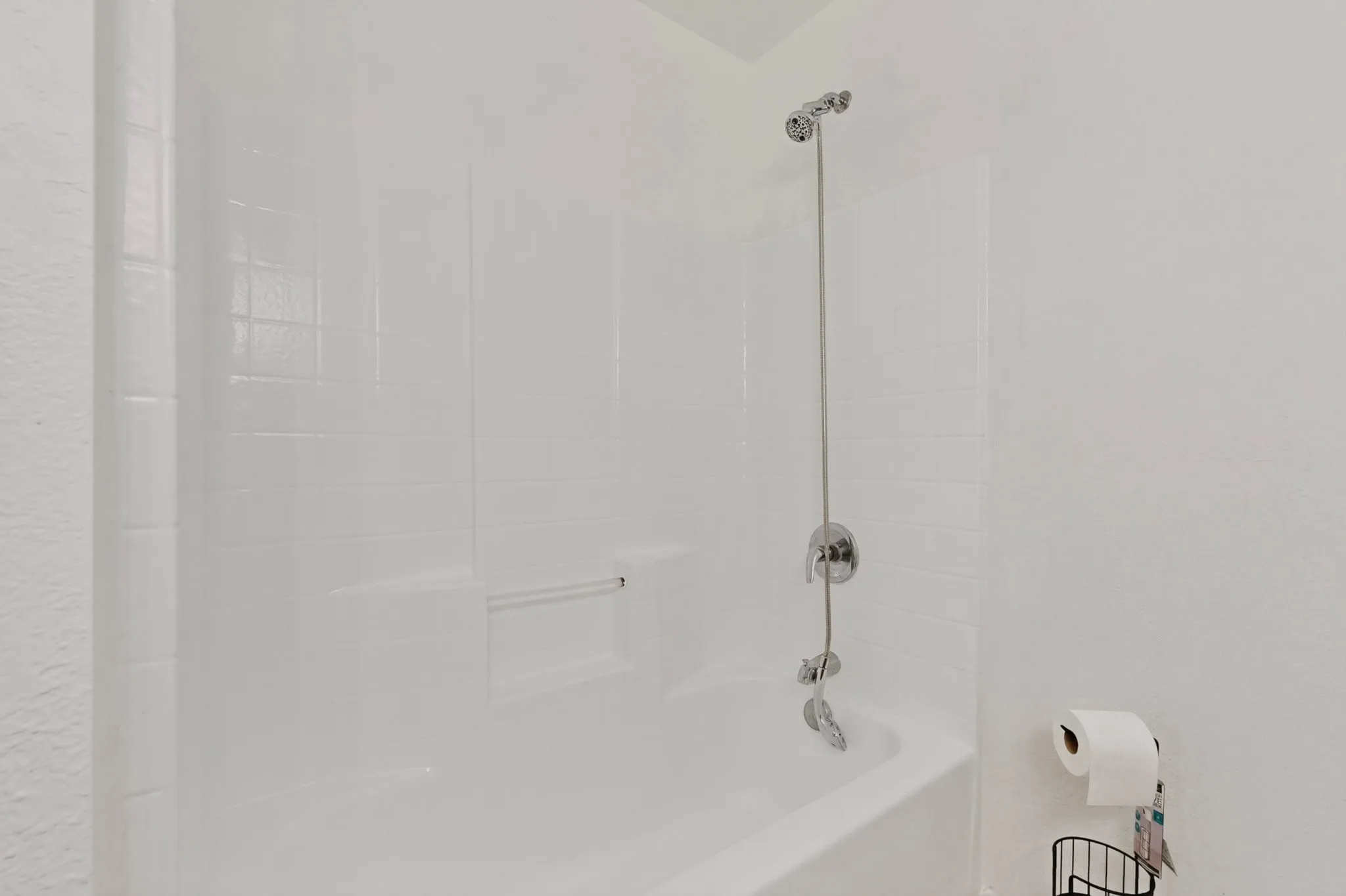 Single Family Residence For Rent in Dallas County , 1512 Rowan Avenue, Dallas, Texas 75223, 3 Bedroom, 2 Bathroom, 2 Garage spaces, 2,052 Sqft, built in 2006, mls#21389272, Real Estate Agent in Dallas, Homes For Rent in Dallas county, Homes For Rent in Dallas, Realtor in Dallas Texas, Real Estate Brokerage Independent Realty Texas, Luminita Cordes Realtor