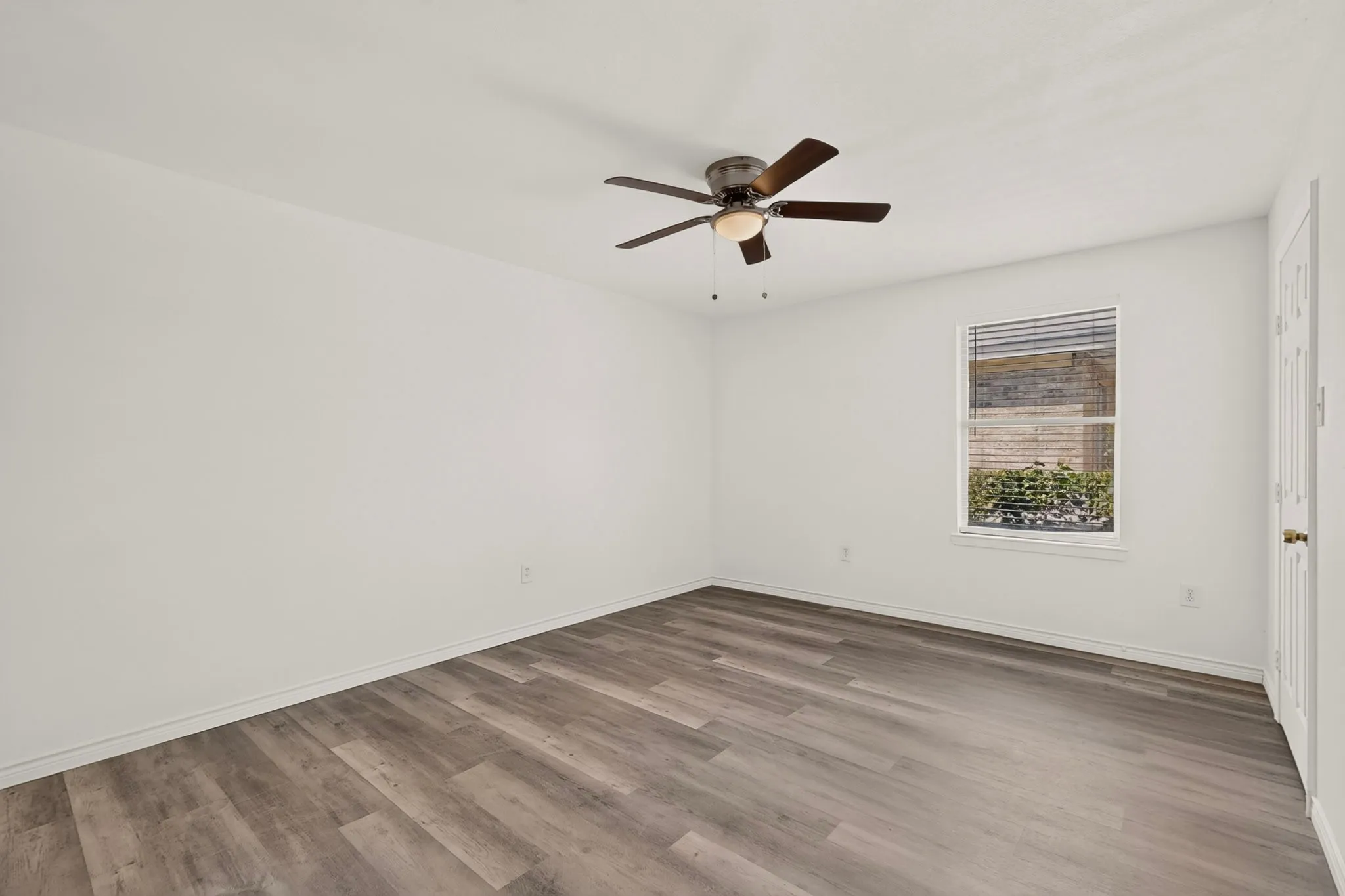 Single Family Residence For Rent in Dallas County , 1512 Rowan Avenue, Dallas, Texas 75223, 3 Bedroom, 2 Bathroom, 2 Garage spaces, 2,052 Sqft, built in 2006, mls#21389272, Real Estate Agent in Dallas, Homes For Rent in Dallas county, Homes For Rent in Dallas, Realtor in Dallas Texas, Real Estate Brokerage Independent Realty Texas, Luminita Cordes Realtor