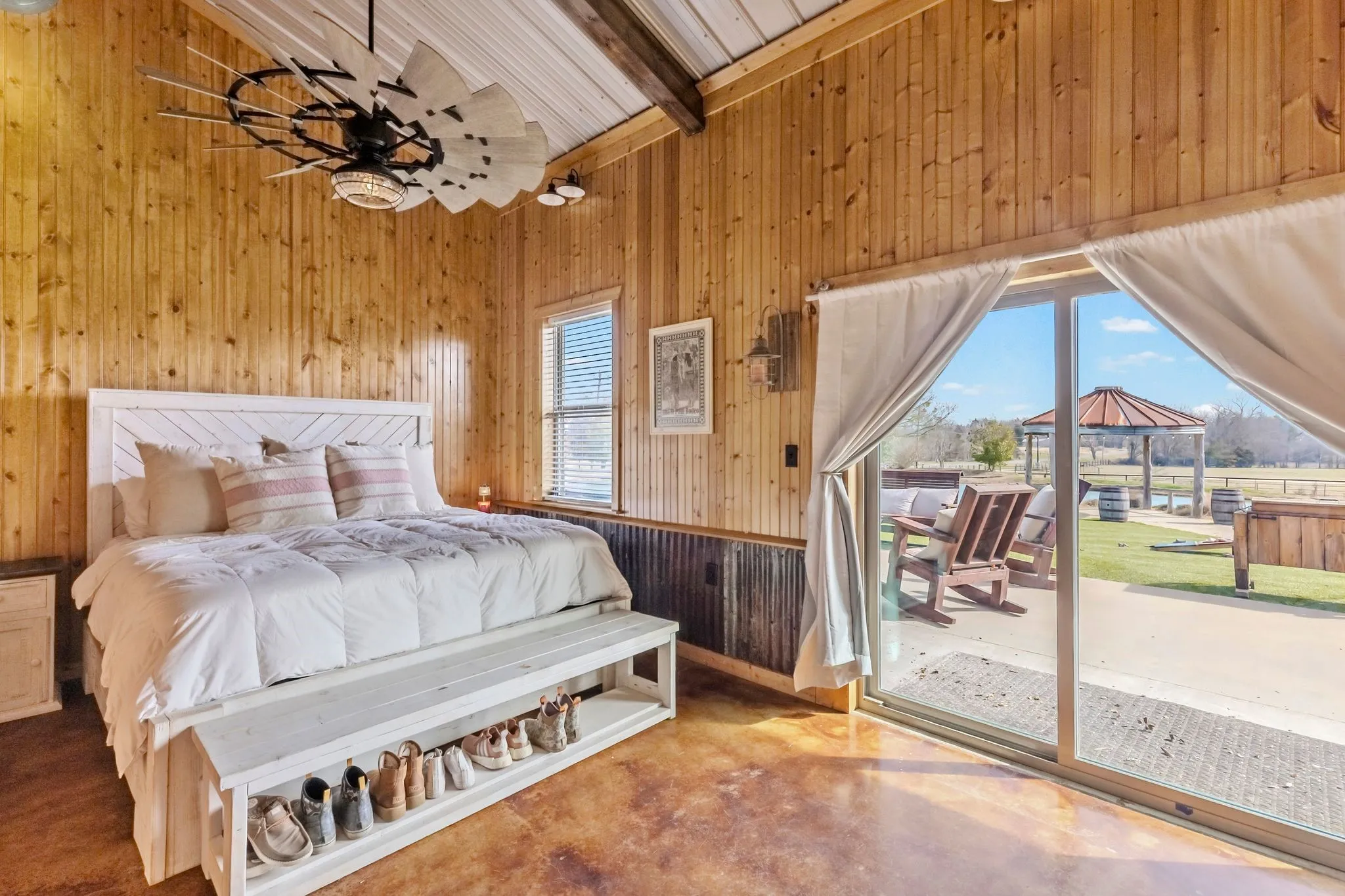 Single Family Residence For Sale in Delta County , 4274 Farm Market 895, Cooper, Texas 75432, 4 Bedroom, 4 Bathroom, Garage spaces, 6,400 Sqft, built in 2017, mls#21392412, Real Estate Agent in Cooper, Homes For Sale in Delta county, Homes For Sale in Cooper, Realtor in Cooper Texas, Real Estate Brokerage Independent Realty Texas, Luminita Cordes Realtor