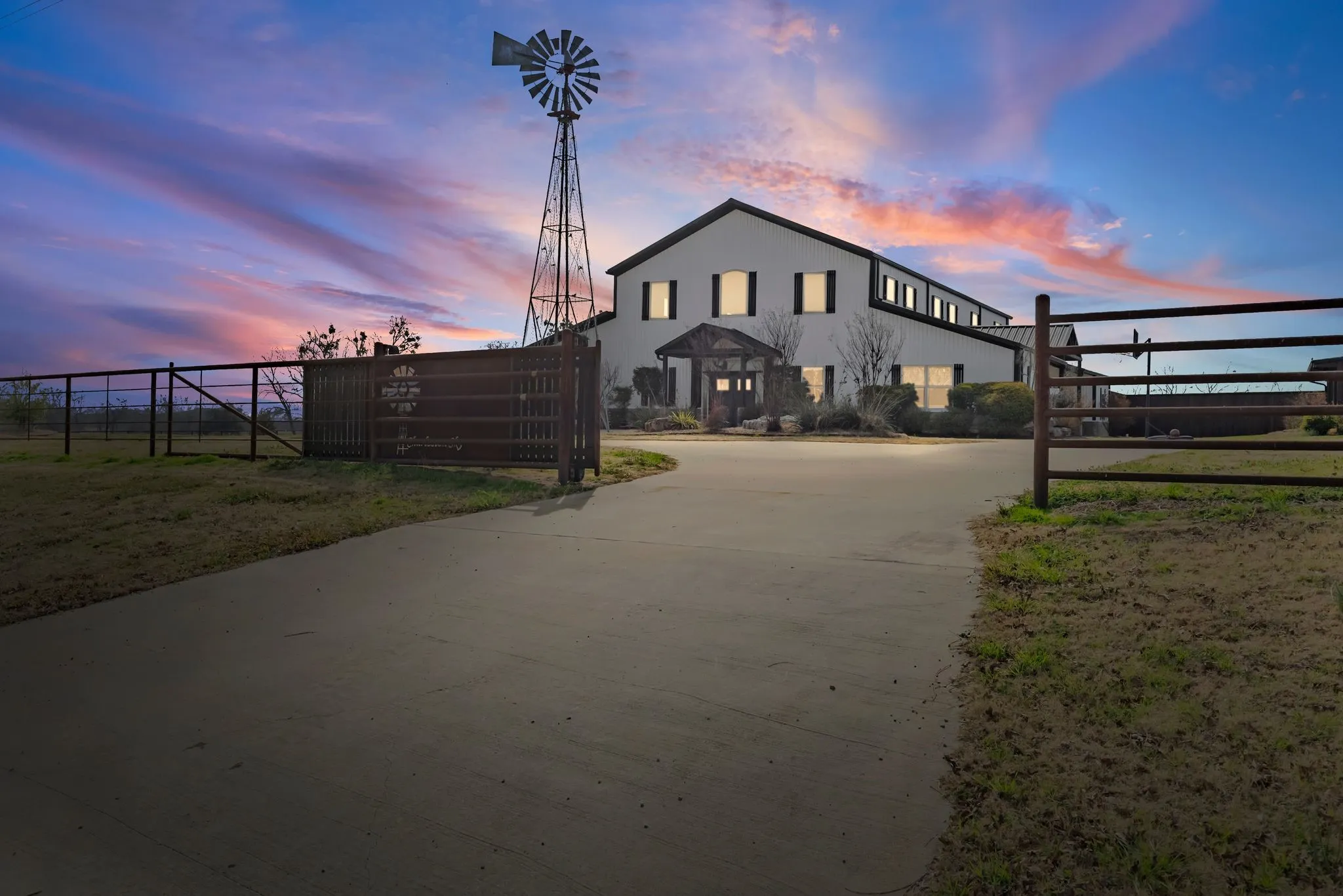 Single Family Residence For Sale in Delta County , 4274 Farm Market 895, Cooper, Texas 75432, 4 Bedroom, 4 Bathroom, Garage spaces, 6,400 Sqft, built in 2017, mls#21392412, Real Estate Agent in Cooper, Homes For Sale in Delta county, Homes For Sale in Cooper, Realtor in Cooper Texas, Real Estate Brokerage Independent Realty Texas, Luminita Cordes Realtor