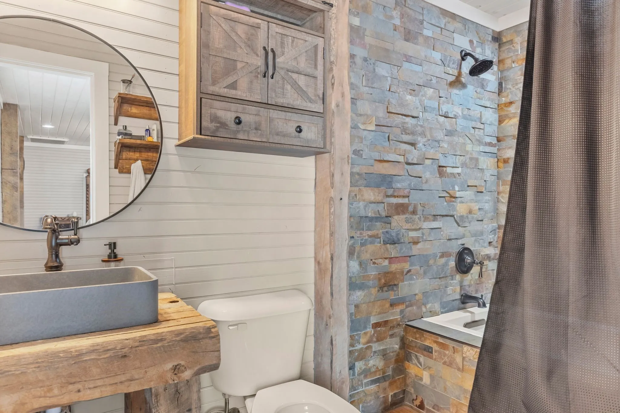 Single Family Residence For Sale in Delta County , 4274 Farm Market 895, Cooper, Texas 75432, 4 Bedroom, 4 Bathroom, Garage spaces, 6,400 Sqft, built in 2017, mls#21392412, Real Estate Agent in Cooper, Homes For Sale in Delta county, Homes For Sale in Cooper, Realtor in Cooper Texas, Real Estate Brokerage Independent Realty Texas, Luminita Cordes Realtor