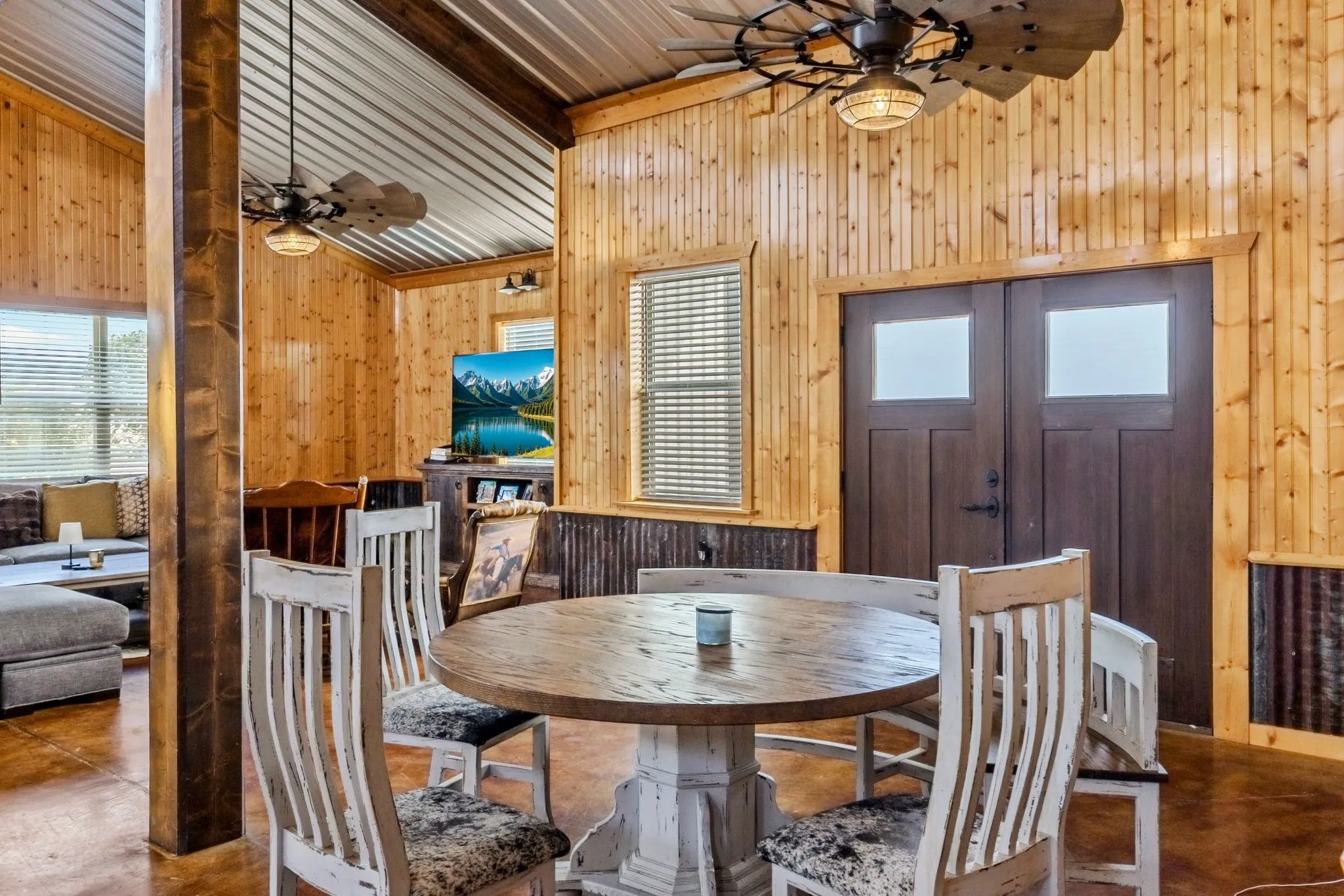 Single Family Residence For Sale in Delta County , 4274 Farm Market 895, Cooper, Texas 75432, 4 Bedroom, 4 Bathroom, Garage spaces, 6,400 Sqft, built in 2017, mls#21392412, Real Estate Agent in Cooper, Homes For Sale in Delta county, Homes For Sale in Cooper, Realtor in Cooper Texas, Real Estate Brokerage Independent Realty Texas, Luminita Cordes Realtor
