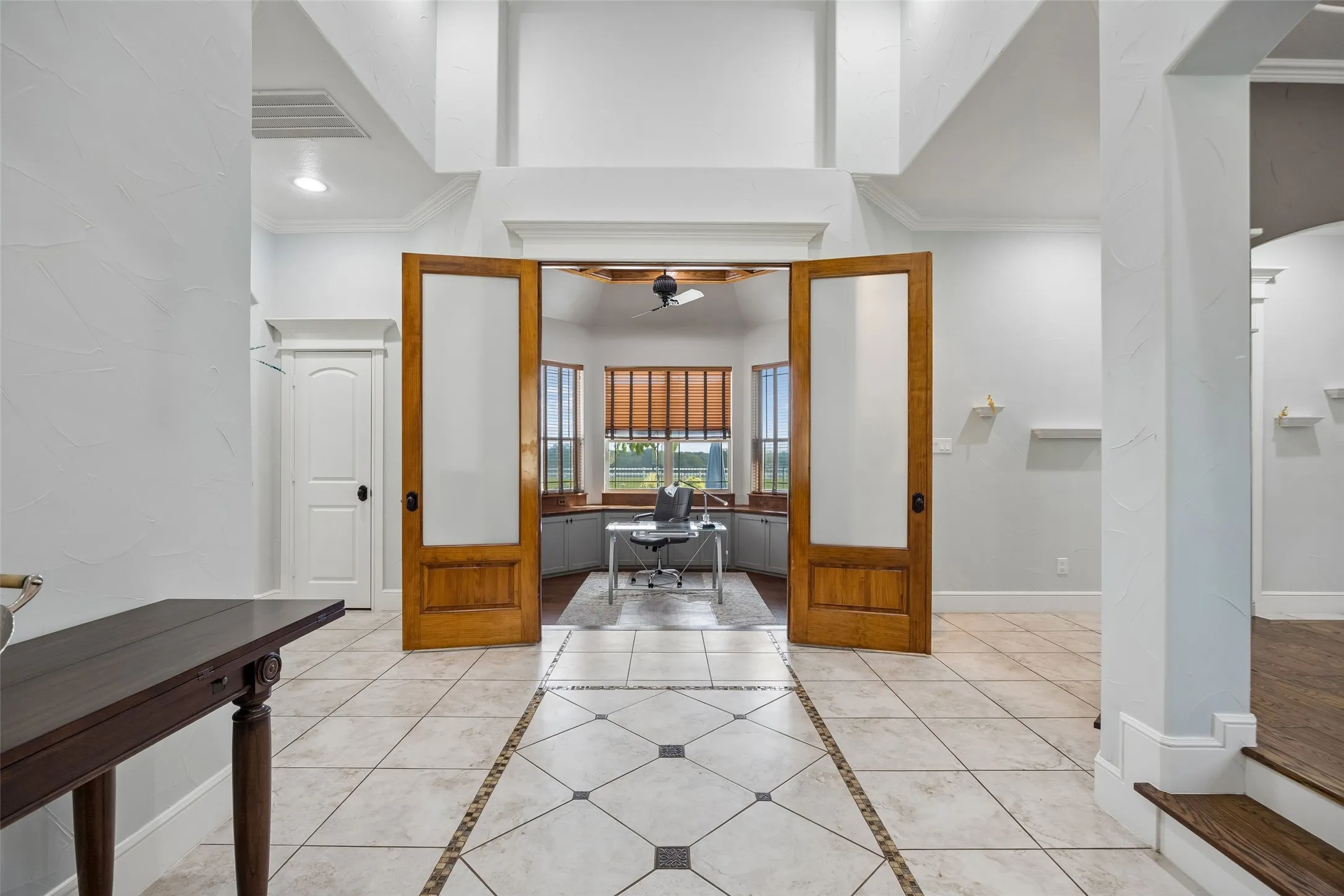 Single Family Residence For Sale in Ellis County , 1908 Morningside Lane, Oak Leaf, Texas 75154, 4 Bedroom, 5 Bathroom, 3 Garage spaces, 4,692 Sqft, built in 2008, mls#21389107, Real Estate Agent in Oak Leaf, Homes For Sale in Ellis county, Homes For Sale in Oak Leaf, Realtor in Oak Leaf Texas, Real Estate Brokerage Independent Realty Texas, Luminita Cordes Realtor