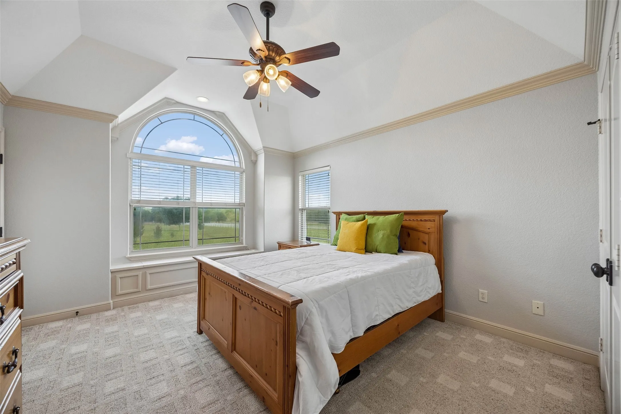 Single Family Residence For Sale in Ellis County , 1908 Morningside Lane, Oak Leaf, Texas 75154, 4 Bedroom, 5 Bathroom, 3 Garage spaces, 4,692 Sqft, built in 2008, mls#21389107, Real Estate Agent in Oak Leaf, Homes For Sale in Ellis county, Homes For Sale in Oak Leaf, Realtor in Oak Leaf Texas, Real Estate Brokerage Independent Realty Texas, Luminita Cordes Realtor