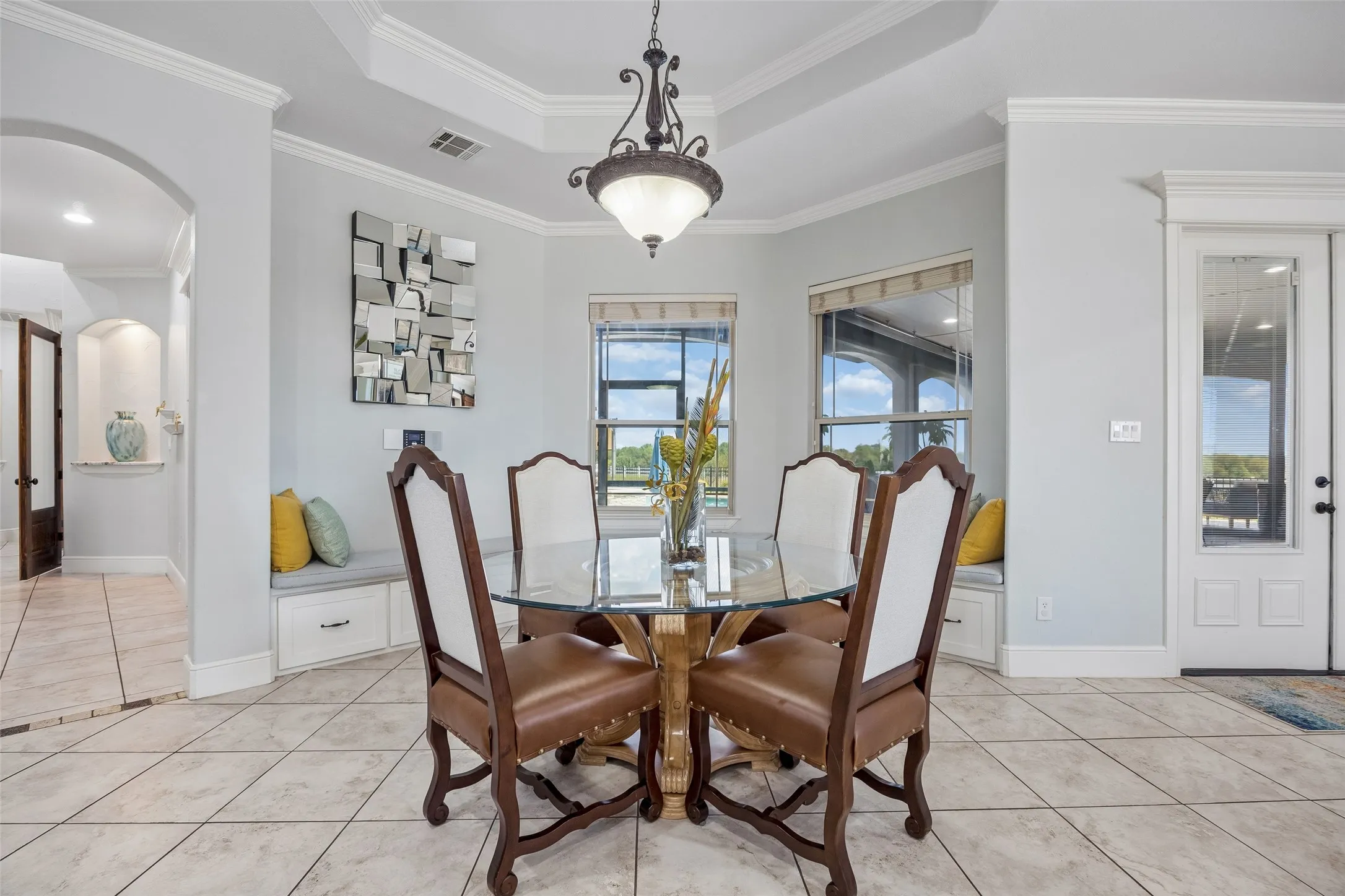 Single Family Residence For Sale in Ellis County , 1908 Morningside Lane, Oak Leaf, Texas 75154, 4 Bedroom, 5 Bathroom, 3 Garage spaces, 4,692 Sqft, built in 2008, mls#21389107, Real Estate Agent in Oak Leaf, Homes For Sale in Ellis county, Homes For Sale in Oak Leaf, Realtor in Oak Leaf Texas, Real Estate Brokerage Independent Realty Texas, Luminita Cordes Realtor