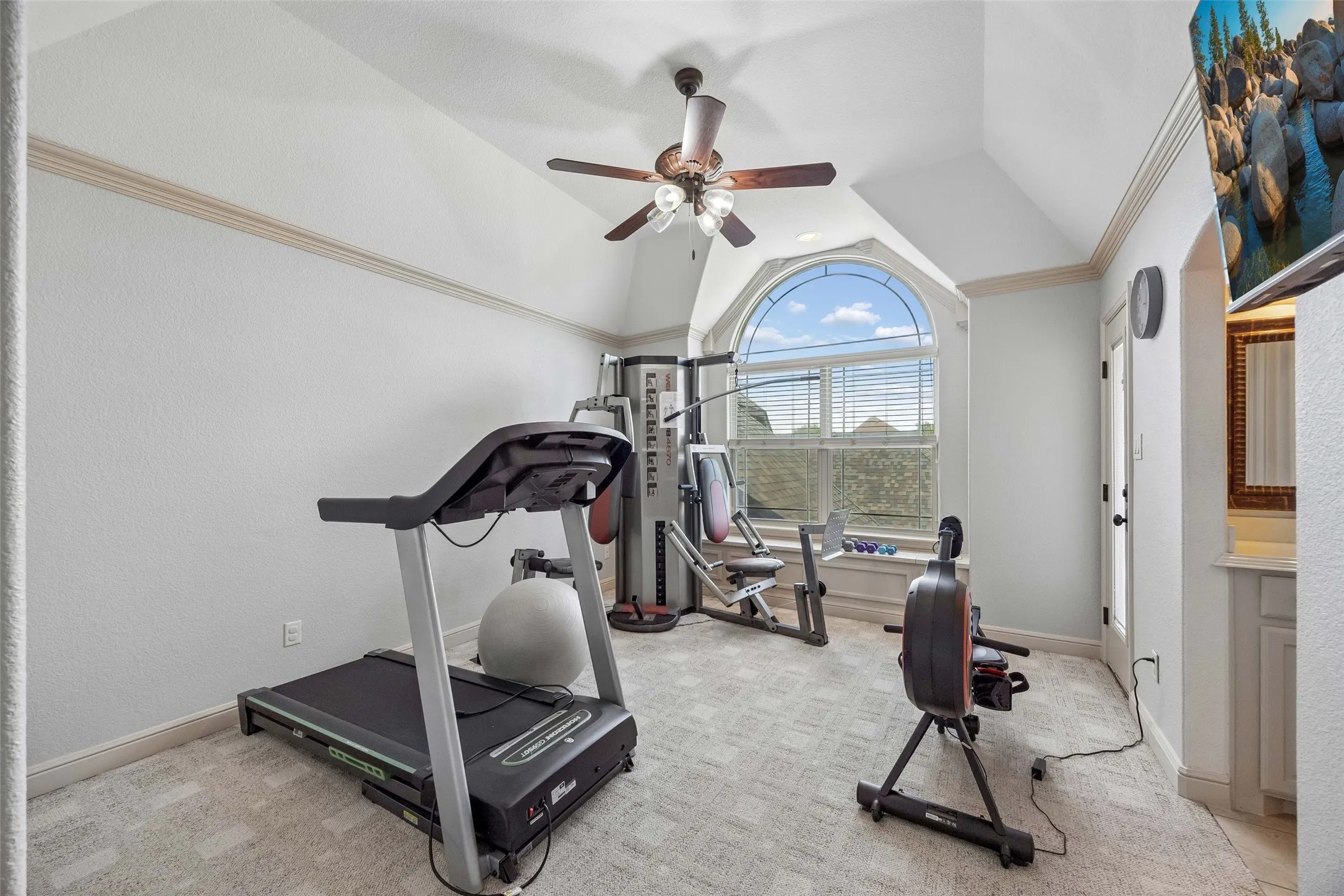 Single Family Residence For Sale in Ellis County , 1908 Morningside Lane, Oak Leaf, Texas 75154, 4 Bedroom, 5 Bathroom, 3 Garage spaces, 4,692 Sqft, built in 2008, mls#21389107, Real Estate Agent in Oak Leaf, Homes For Sale in Ellis county, Homes For Sale in Oak Leaf, Realtor in Oak Leaf Texas, Real Estate Brokerage Independent Realty Texas, Luminita Cordes Realtor