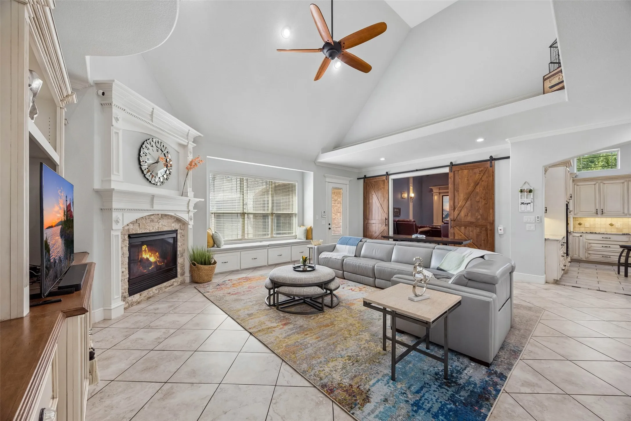 Single Family Residence For Sale in Ellis County , 1908 Morningside Lane, Oak Leaf, Texas 75154, 4 Bedroom, 5 Bathroom, 3 Garage spaces, 4,692 Sqft, built in 2008, mls#21389107, Real Estate Agent in Oak Leaf, Homes For Sale in Ellis county, Homes For Sale in Oak Leaf, Realtor in Oak Leaf Texas, Real Estate Brokerage Independent Realty Texas, Luminita Cordes Realtor