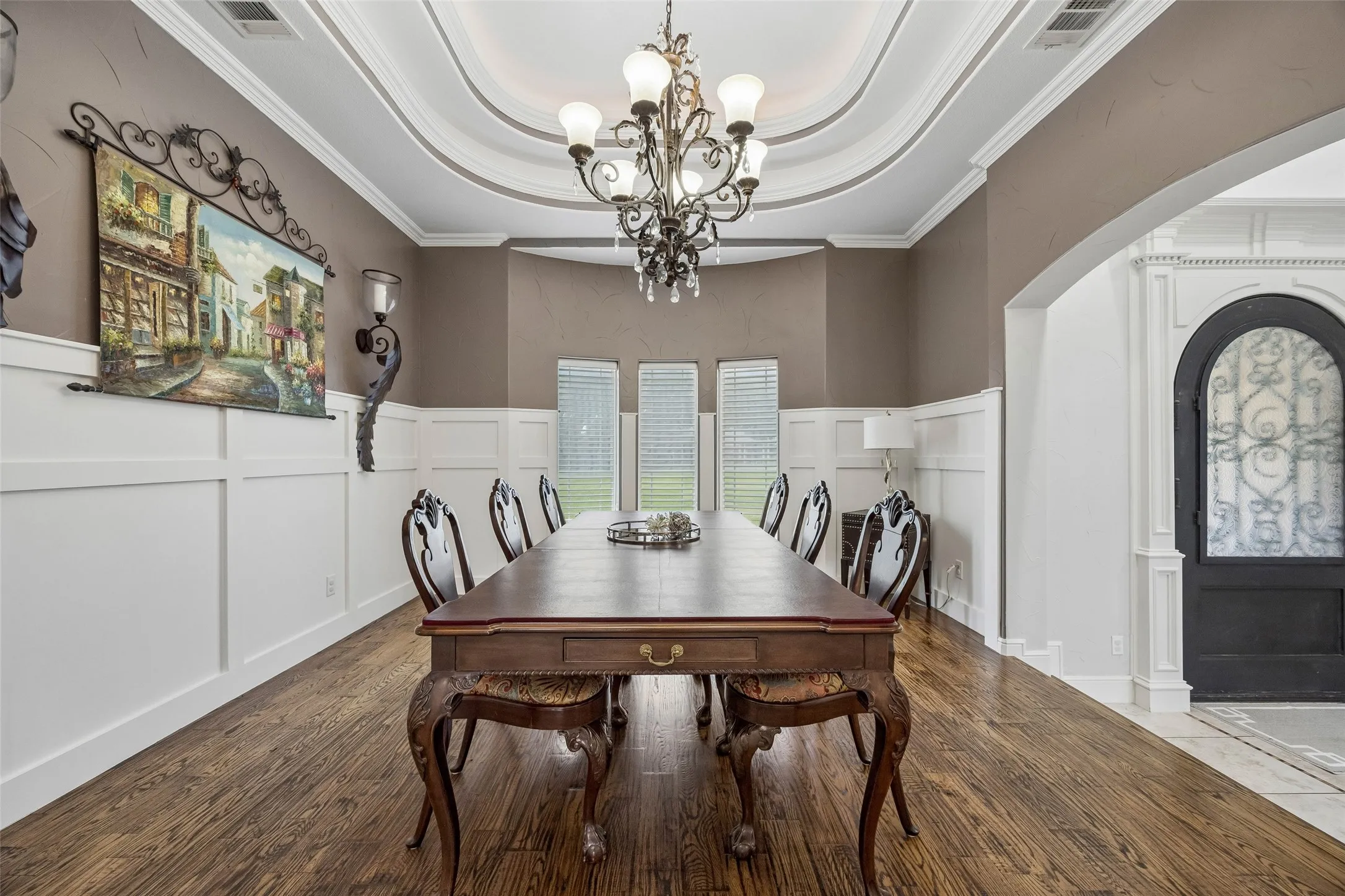 Single Family Residence For Sale in Ellis County , 1908 Morningside Lane, Oak Leaf, Texas 75154, 4 Bedroom, 5 Bathroom, 3 Garage spaces, 4,692 Sqft, built in 2008, mls#21389107, Real Estate Agent in Oak Leaf, Homes For Sale in Ellis county, Homes For Sale in Oak Leaf, Realtor in Oak Leaf Texas, Real Estate Brokerage Independent Realty Texas, Luminita Cordes Realtor