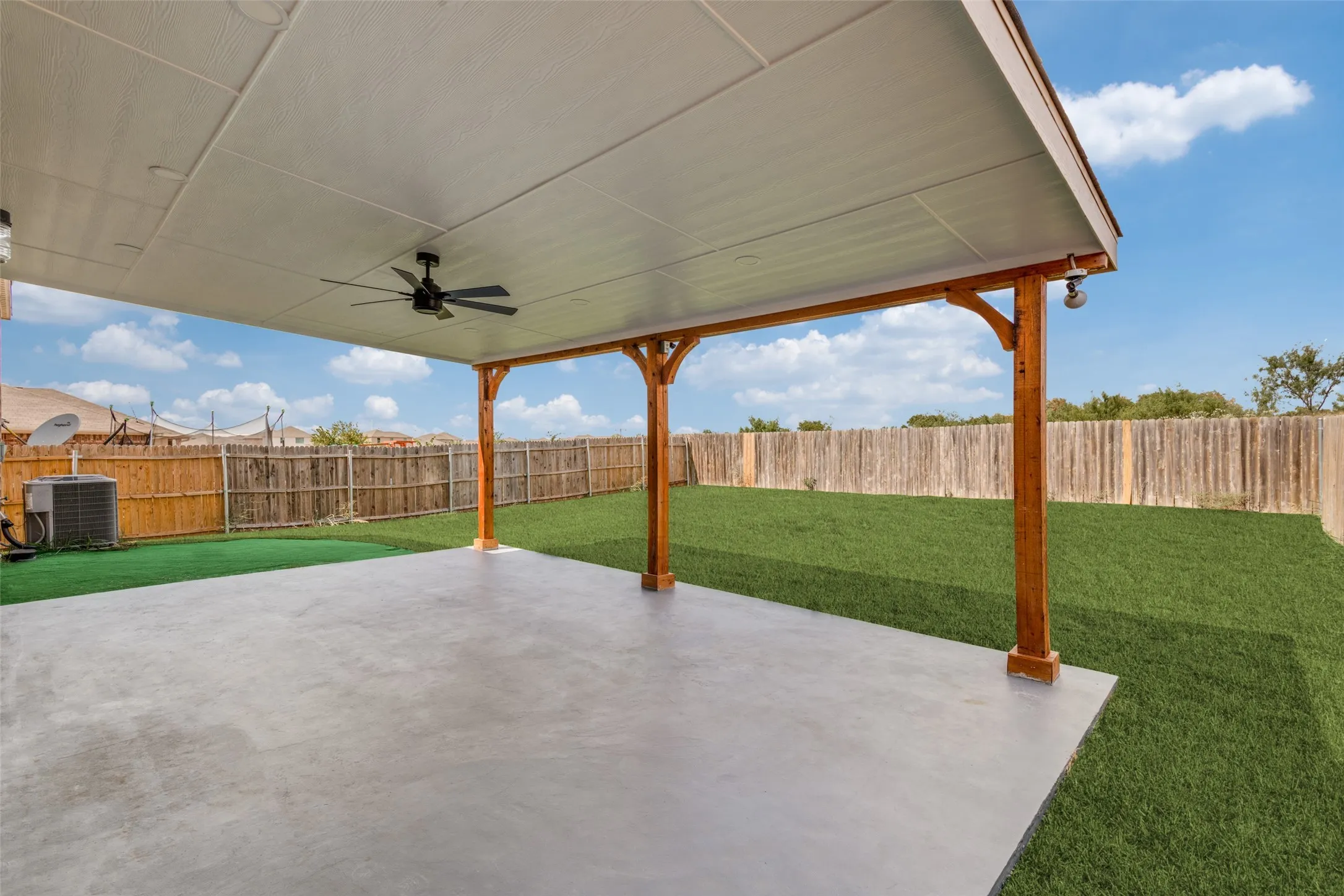 Single Family Residence For Rent in Kaufman County , 9065 Lone Cypress Drive, Forney, Texas 75126, 4 Bedroom, 3 Bathroom, 2 Garage spaces, 2,235 Sqft, built in 2017, mls#21378923, Real Estate Agent in Forney, Homes For Rent in Kaufman county, Homes For Rent in Forney, Realtor in Forney Texas, Real Estate Brokerage Independent Realty Texas, Luminita Cordes Realtor