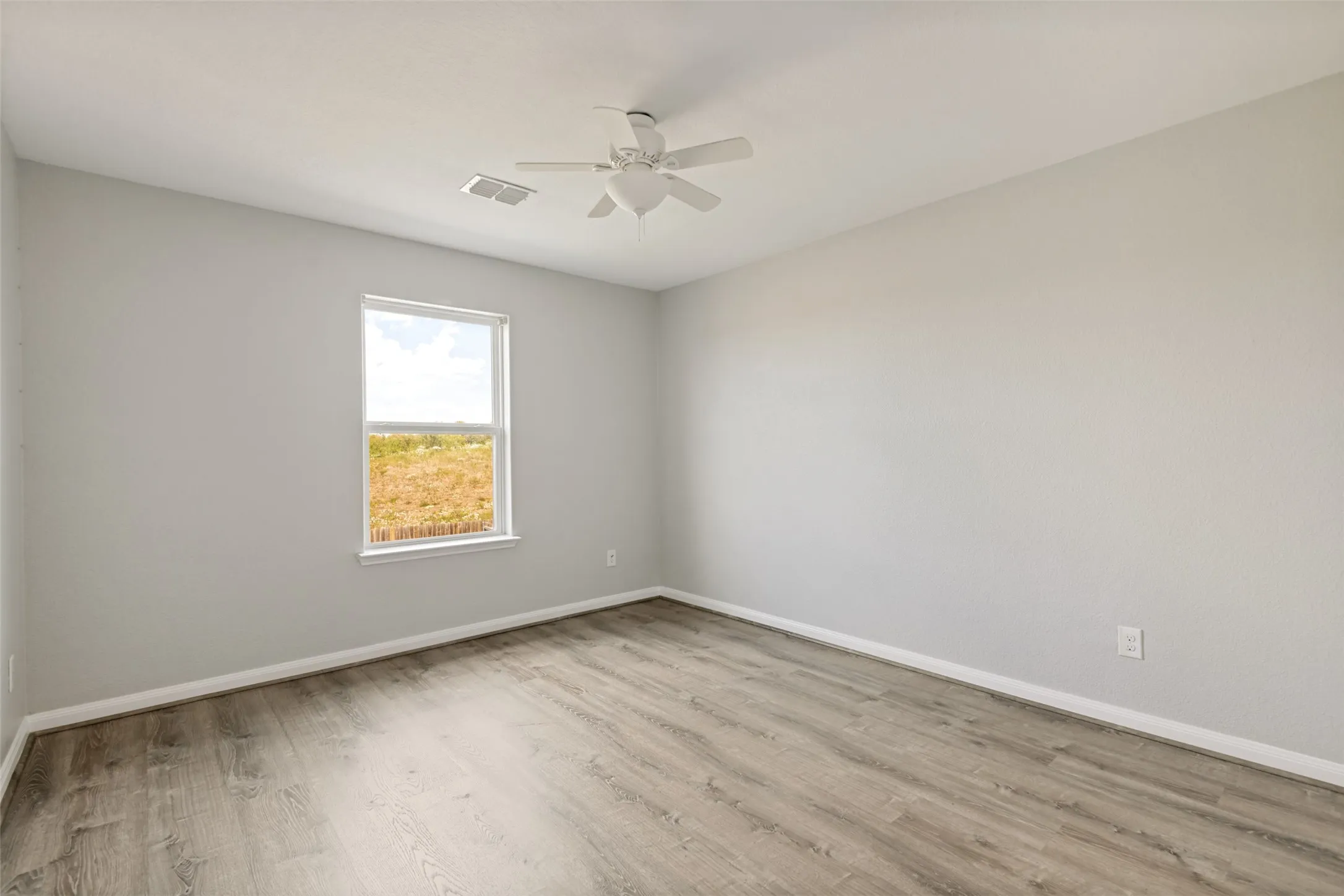 Single Family Residence For Rent in Kaufman County , 9065 Lone Cypress Drive, Forney, Texas 75126, 4 Bedroom, 3 Bathroom, 2 Garage spaces, 2,235 Sqft, built in 2017, mls#21378923, Real Estate Agent in Forney, Homes For Rent in Kaufman county, Homes For Rent in Forney, Realtor in Forney Texas, Real Estate Brokerage Independent Realty Texas, Luminita Cordes Realtor