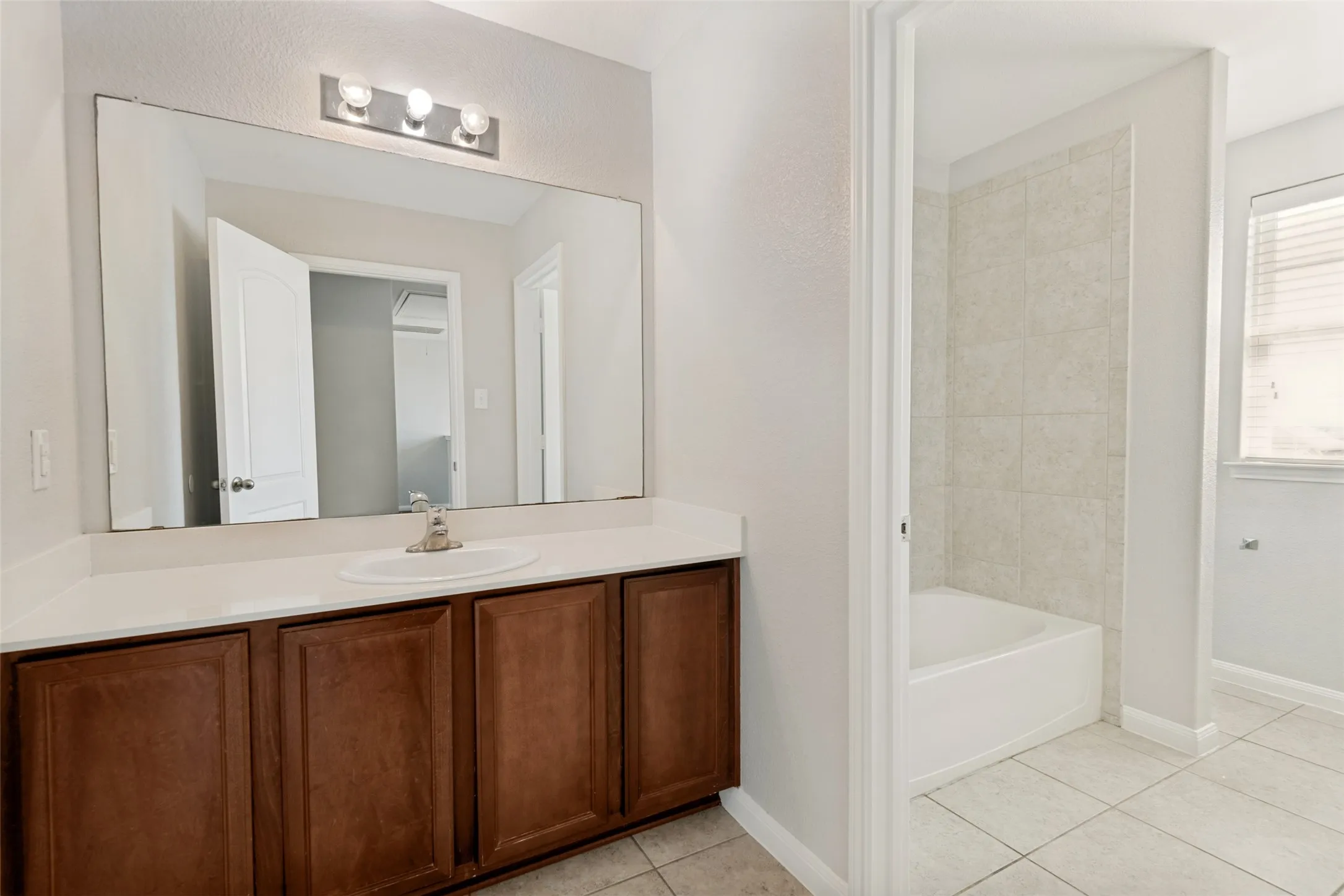 Single Family Residence For Rent in Kaufman County , 9065 Lone Cypress Drive, Forney, Texas 75126, 4 Bedroom, 3 Bathroom, 2 Garage spaces, 2,235 Sqft, built in 2017, mls#21378923, Real Estate Agent in Forney, Homes For Rent in Kaufman county, Homes For Rent in Forney, Realtor in Forney Texas, Real Estate Brokerage Independent Realty Texas, Luminita Cordes Realtor