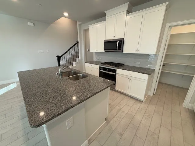 Townhouse For Rent in Collin County , 3540 Thistlewood Drive, Plano, Texas 75074, 3 Bedroom, 3 Bathroom, 2 Garage spaces, 2,098 Sqft, built in 2024, mls#21392427, Real Estate Agent in Plano, Homes For Rent in Collin county, Homes For Rent in Plano, Realtor in Plano Texas, Real Estate Brokerage Independent Realty Texas, Luminita Cordes Realtor