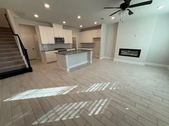 Townhouse For Rent in Collin County , 3540 Thistlewood Drive, Plano, Texas 75074, 3 Bedroom, 3 Bathroom, 2 Garage spaces, 2,098 Sqft, built in 2024, mls#21392427, Real Estate Agent in Plano, Homes For Rent in Collin county, Homes For Rent in Plano, Realtor in Plano Texas, Real Estate Brokerage Independent Realty Texas, Luminita Cordes Realtor