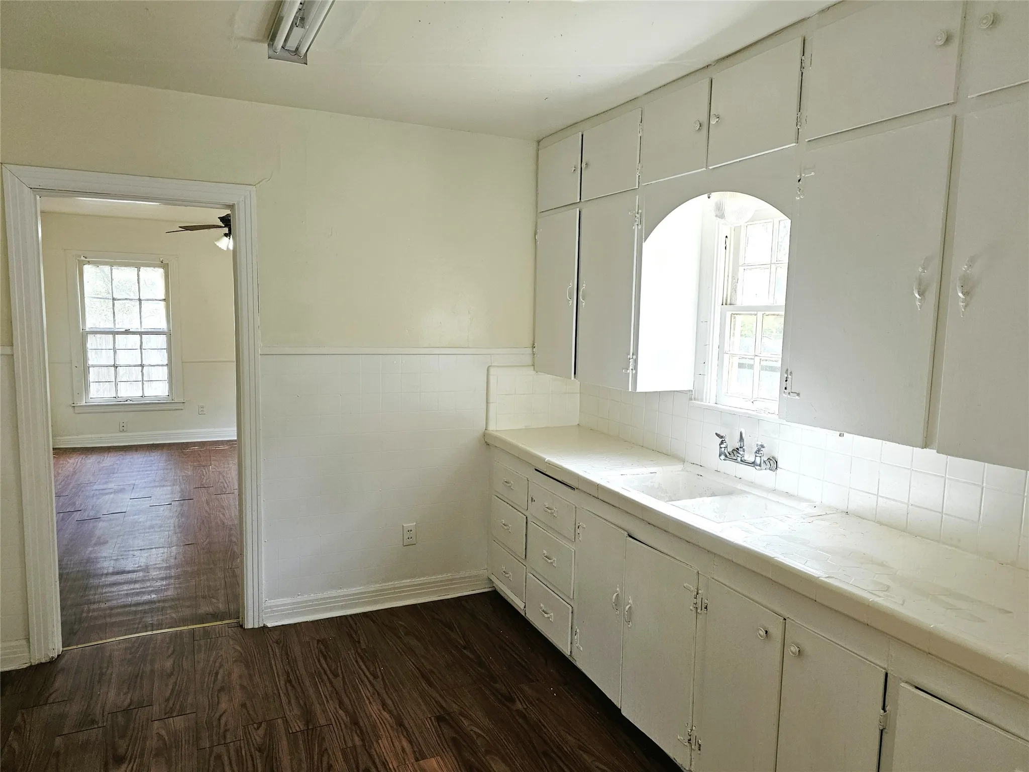 Single Family Residence For Sale in Hunt County , 2503 Stanford Street, Greenville, Texas 75401, 2 Bedroom, 1 Bathroom, 1 Garage spaces, 1,104 Sqft, built in 1960, mls#21391927, Real Estate Agent in Greenville, Homes For Sale in Hunt county, Homes For Sale in Greenville, Realtor in Greenville Texas, Real Estate Brokerage Independent Realty Texas, Luminita Cordes Realtor