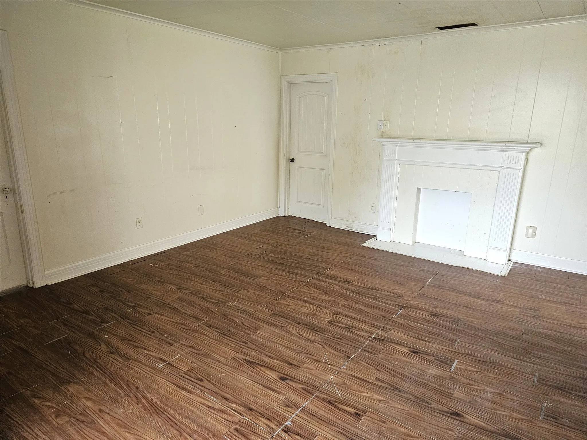 Single Family Residence For Sale in Hunt County , 2503 Stanford Street, Greenville, Texas 75401, 2 Bedroom, 1 Bathroom, 1 Garage spaces, 1,104 Sqft, built in 1960, mls#21391927, Real Estate Agent in Greenville, Homes For Sale in Hunt county, Homes For Sale in Greenville, Realtor in Greenville Texas, Real Estate Brokerage Independent Realty Texas, Luminita Cordes Realtor