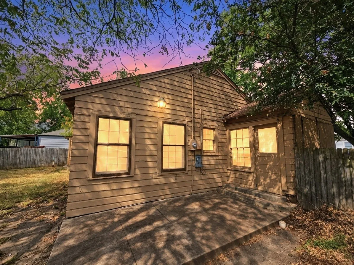 Single Family Residence For Sale in Hunt County , 2503 Stanford Street, Greenville, Texas 75401, 2 Bedroom, 1 Bathroom, 1 Garage spaces, 1,104 Sqft, built in 1960, mls#21391927, Real Estate Agent in Greenville, Homes For Sale in Hunt county, Homes For Sale in Greenville, Realtor in Greenville Texas, Real Estate Brokerage Independent Realty Texas, Luminita Cordes Realtor