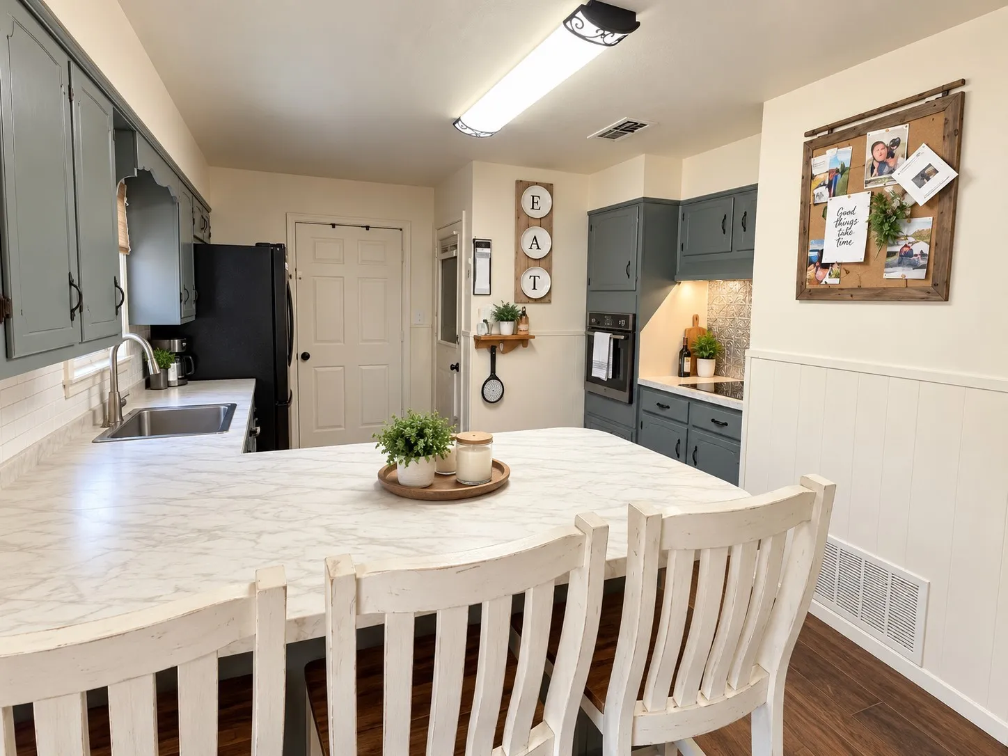 Single Family Residence For Sale in Mc Lennan County , 304 S Norma Drive, Lacy Lakeview, Texas 76705, 3 Bedroom, 2 Bathroom, 2 Garage spaces, 1,160 Sqft, built in 1963, mls#21392391, Real Estate Agent in Lacy Lakeview, Homes For Sale in Mc Lennan county, Homes For Sale in Lacy Lakeview, Realtor in Lacy Lakeview Texas, Real Estate Brokerage Independent Realty Texas, Luminita Cordes Realtor