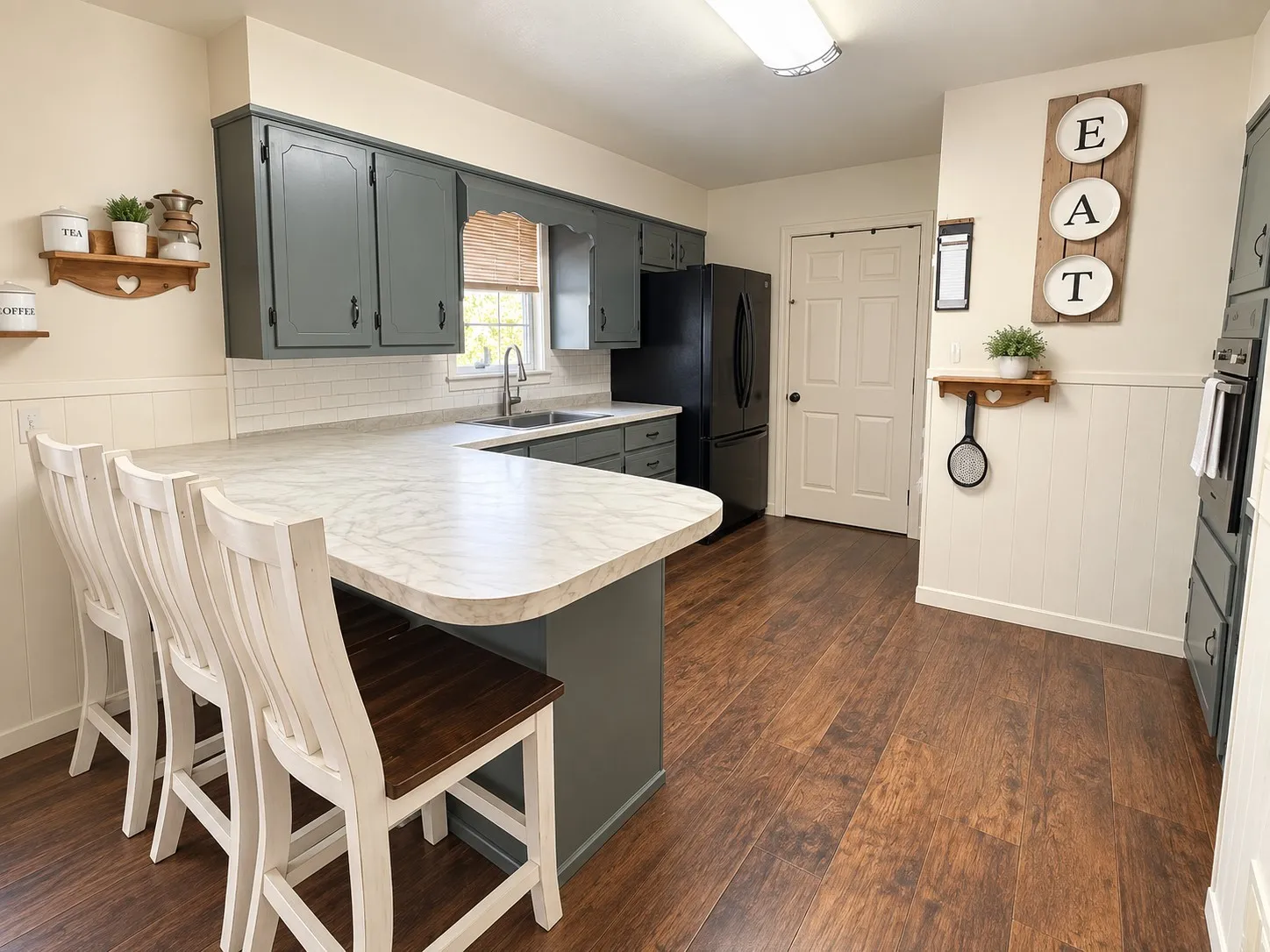 Single Family Residence For Sale in Mc Lennan County , 304 S Norma Drive, Lacy Lakeview, Texas 76705, 3 Bedroom, 2 Bathroom, 2 Garage spaces, 1,160 Sqft, built in 1963, mls#21392391, Real Estate Agent in Lacy Lakeview, Homes For Sale in Mc Lennan county, Homes For Sale in Lacy Lakeview, Realtor in Lacy Lakeview Texas, Real Estate Brokerage Independent Realty Texas, Luminita Cordes Realtor