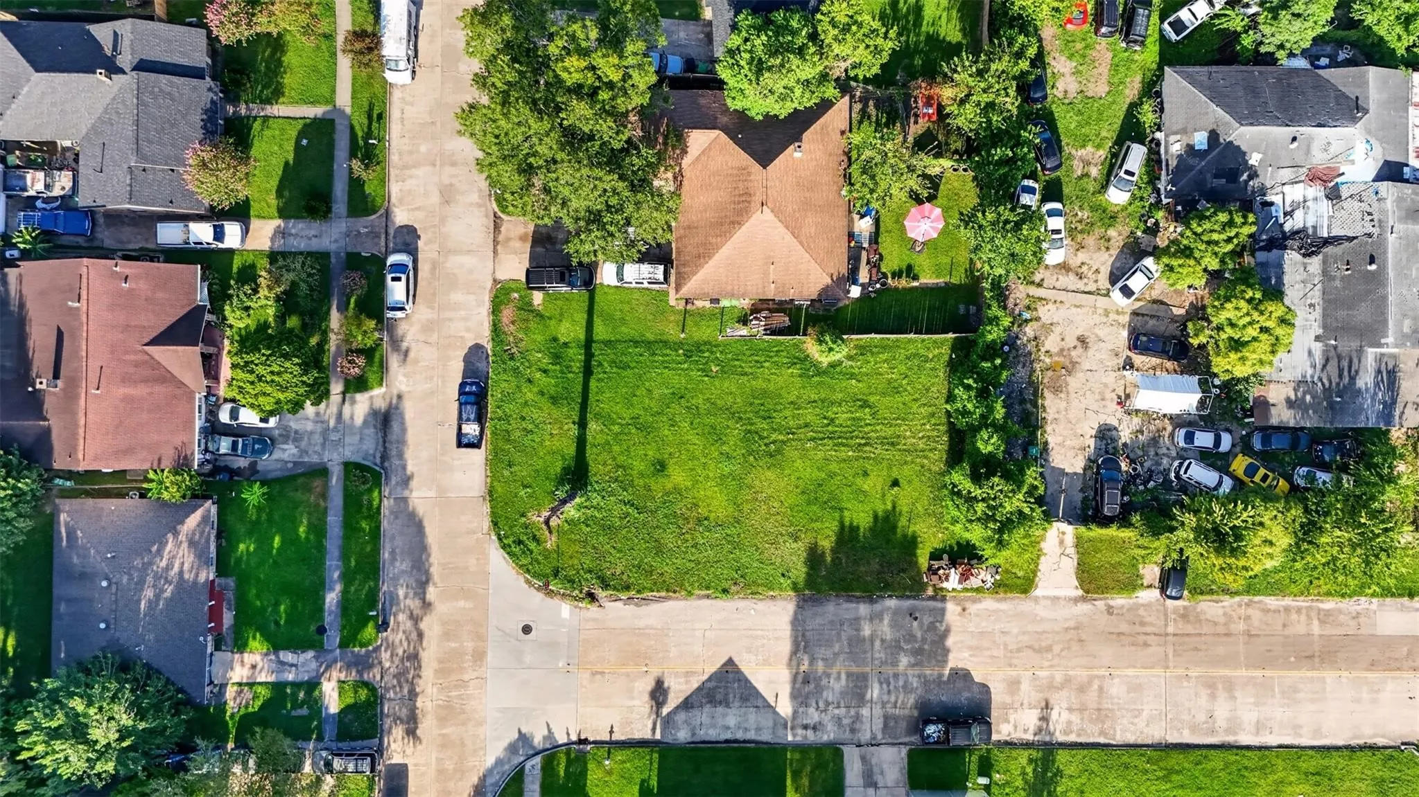 Single Family Residence For Sale in Harris County , 8501 Tidwell Road, Houston, Texas 77028, 2 Bedroom, 1 Bathroom, Garage spaces, 4,358 Sqft, built in 1955, mls#21369941, Real Estate Agent in Houston, Homes For Sale in Harris county, Homes For Sale in Houston, Realtor in Houston Texas, Real Estate Brokerage Independent Realty Texas, Luminita Cordes Realtor
