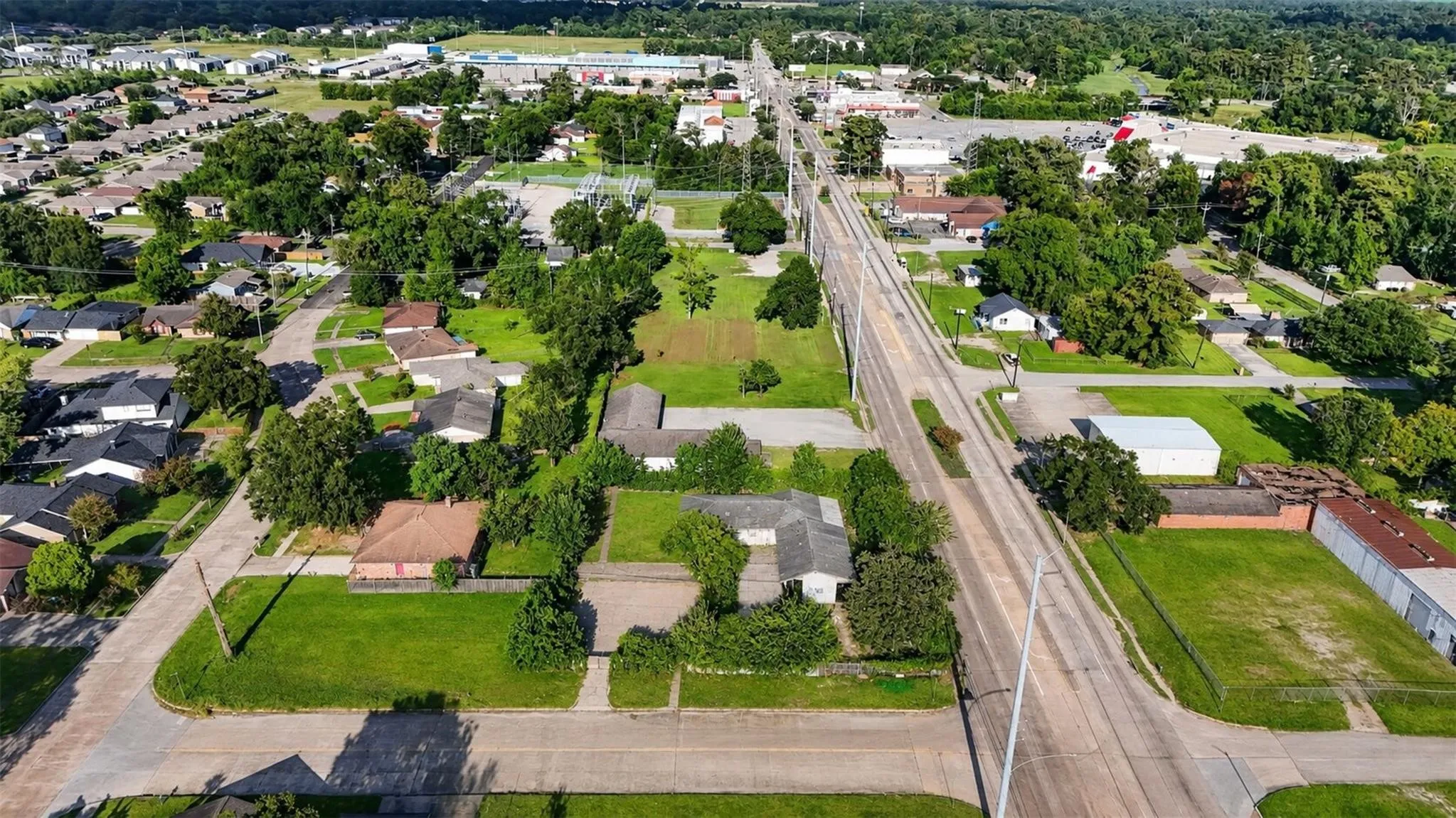 Single Family Residence For Sale in Harris County , 8501 Tidwell Road, Houston, Texas 77028, 2 Bedroom, 1 Bathroom, Garage spaces, 4,358 Sqft, built in 1955, mls#21369941, Real Estate Agent in Houston, Homes For Sale in Harris county, Homes For Sale in Houston, Realtor in Houston Texas, Real Estate Brokerage Independent Realty Texas, Luminita Cordes Realtor