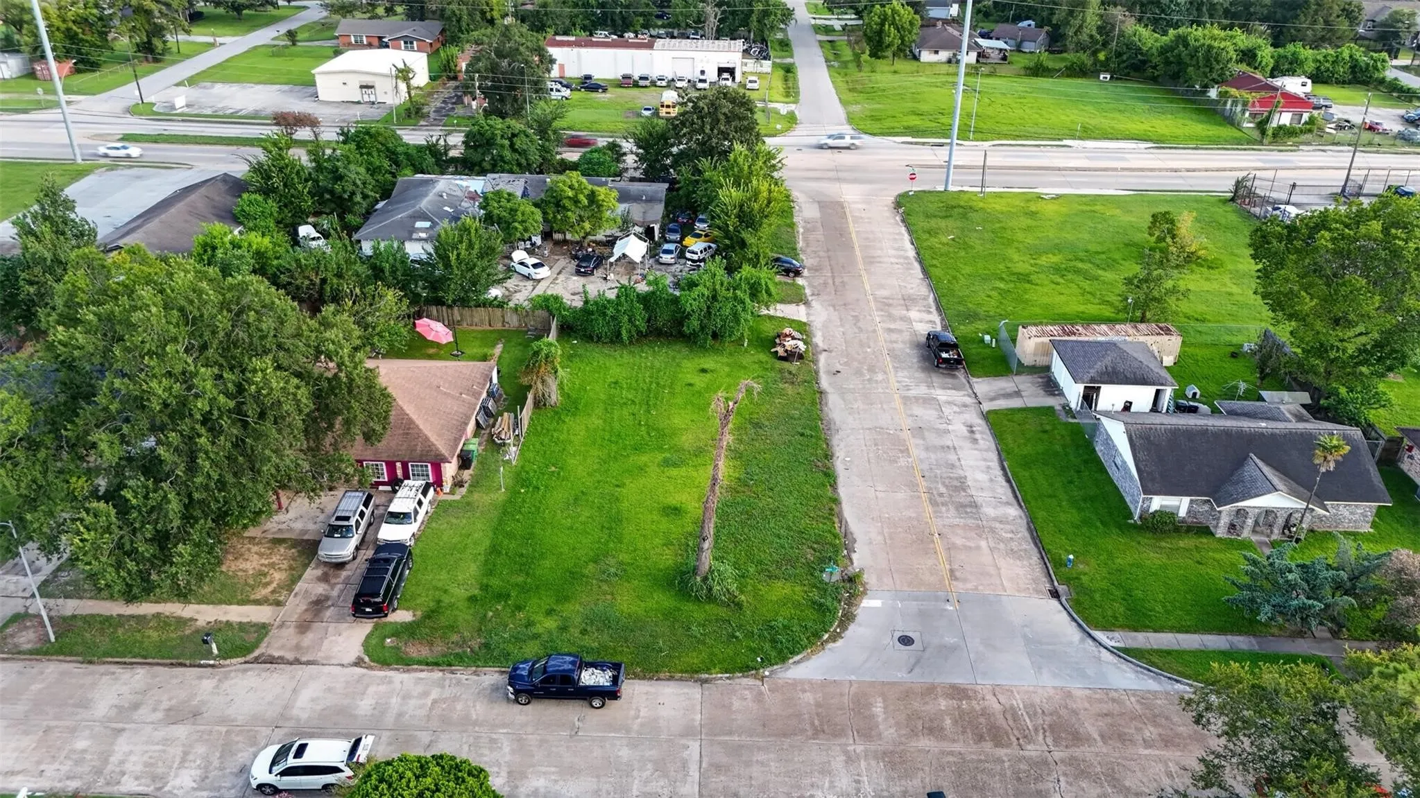Single Family Residence For Sale in Harris County , 8501 Tidwell Road, Houston, Texas 77028, 2 Bedroom, 1 Bathroom, Garage spaces, 4,358 Sqft, built in 1955, mls#21369941, Real Estate Agent in Houston, Homes For Sale in Harris county, Homes For Sale in Houston, Realtor in Houston Texas, Real Estate Brokerage Independent Realty Texas, Luminita Cordes Realtor