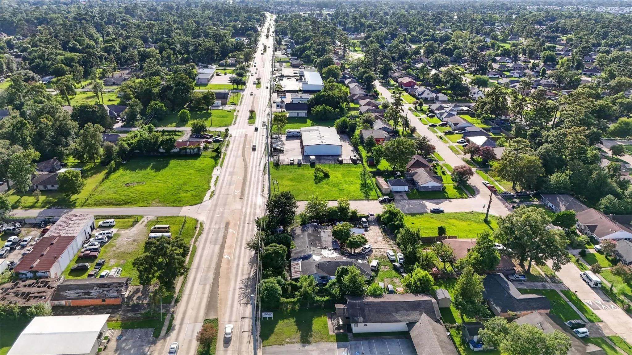Single Family Residence For Sale in Harris County , 8501 Tidwell Road, Houston, Texas 77028, 2 Bedroom, 1 Bathroom, Garage spaces, 4,358 Sqft, built in 1955, mls#21369941, Real Estate Agent in Houston, Homes For Sale in Harris county, Homes For Sale in Houston, Realtor in Houston Texas, Real Estate Brokerage Independent Realty Texas, Luminita Cordes Realtor