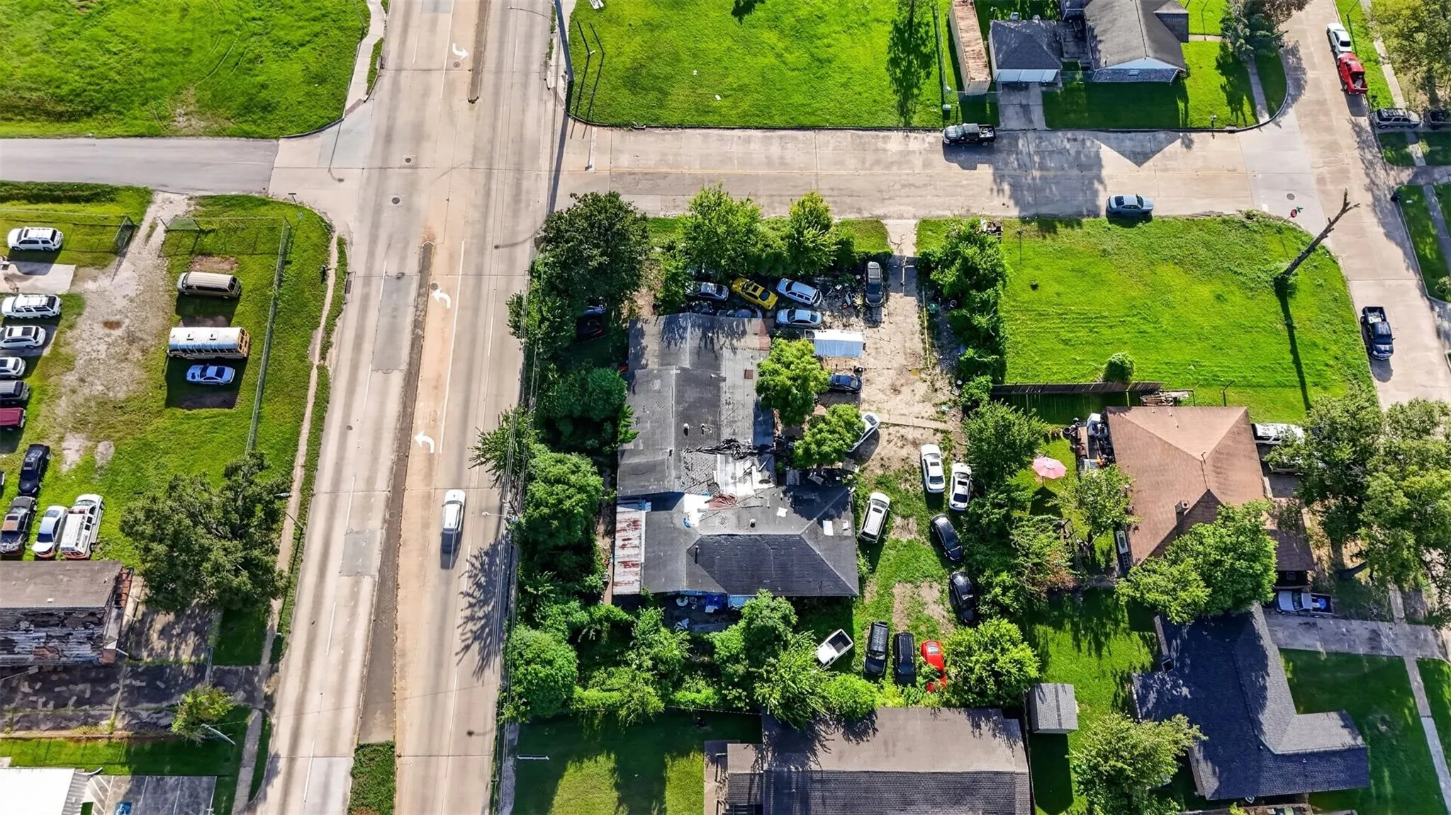 Single Family Residence For Sale in Harris County , 8501 Tidwell Road, Houston, Texas 77028, 2 Bedroom, 1 Bathroom, Garage spaces, 4,358 Sqft, built in 1955, mls#21369941, Real Estate Agent in Houston, Homes For Sale in Harris county, Homes For Sale in Houston, Realtor in Houston Texas, Real Estate Brokerage Independent Realty Texas, Luminita Cordes Realtor