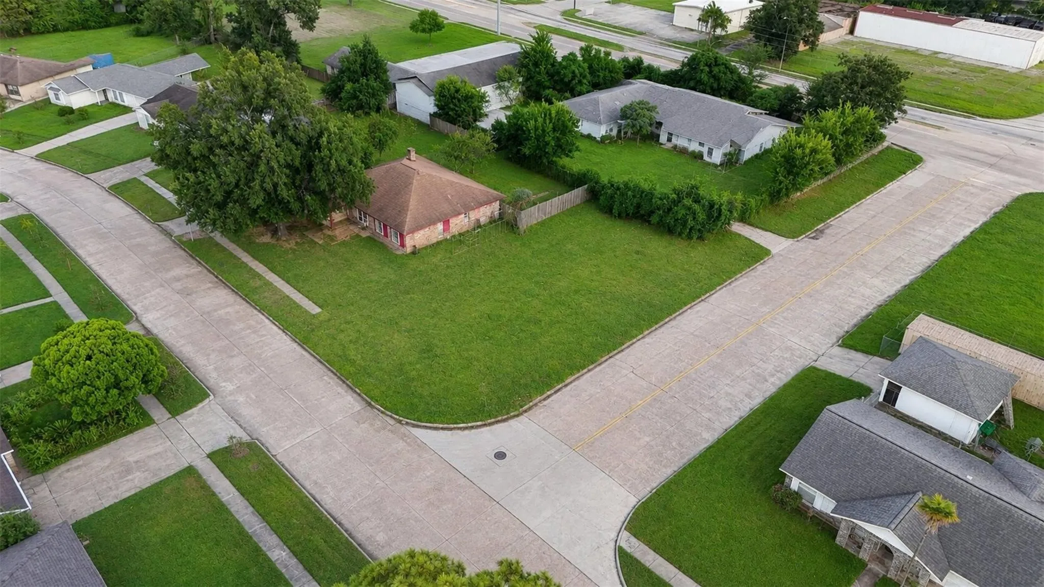 Single Family Residence For Sale in Harris County , 8501 Tidwell Road, Houston, Texas 77028, 2 Bedroom, 1 Bathroom, Garage spaces, 4,358 Sqft, built in 1955, mls#21369941, Real Estate Agent in Houston, Homes For Sale in Harris county, Homes For Sale in Houston, Realtor in Houston Texas, Real Estate Brokerage Independent Realty Texas, Luminita Cordes Realtor
