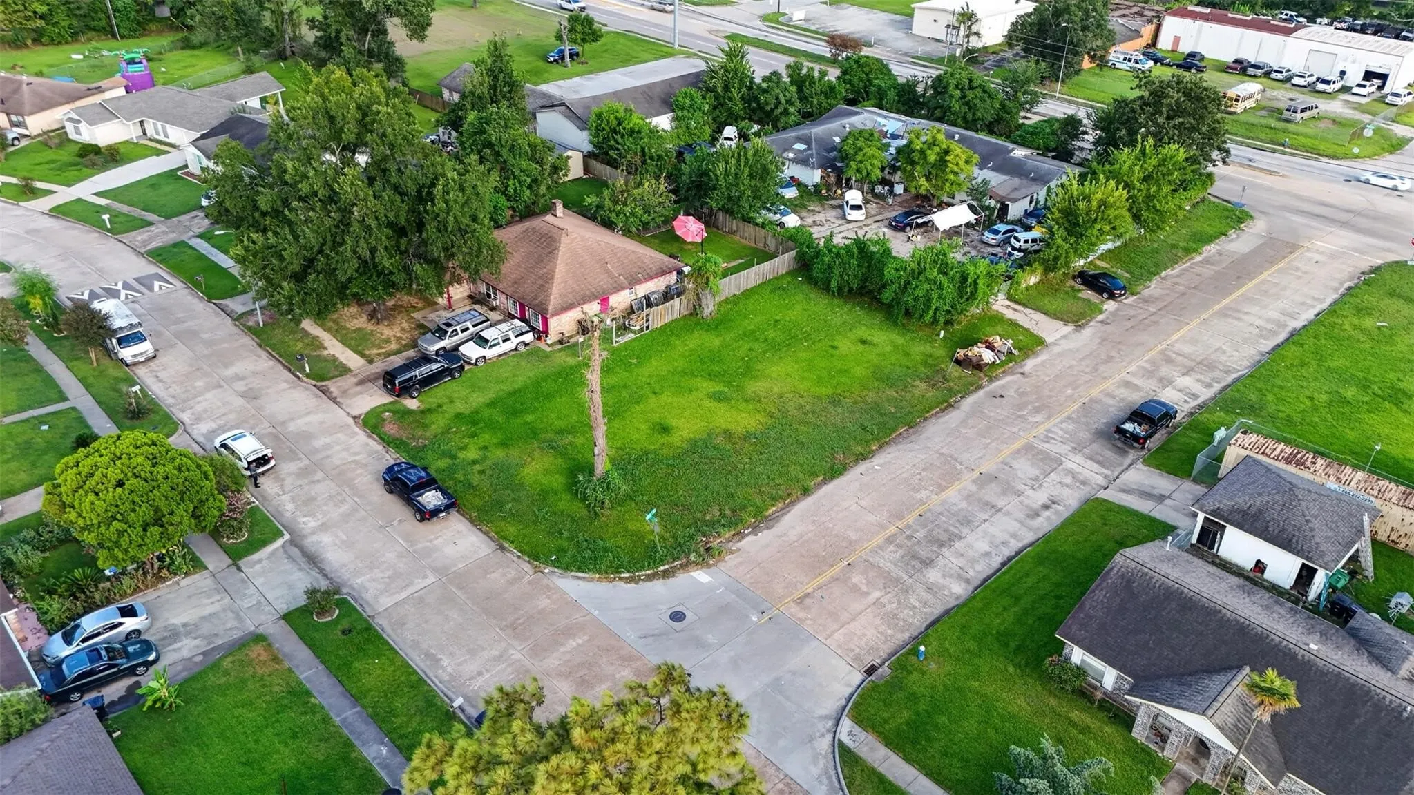 Single Family Residence For Sale in Harris County , 8501 Tidwell Road, Houston, Texas 77028, 2 Bedroom, 1 Bathroom, Garage spaces, 4,358 Sqft, built in 1955, mls#21369941, Real Estate Agent in Houston, Homes For Sale in Harris county, Homes For Sale in Houston, Realtor in Houston Texas, Real Estate Brokerage Independent Realty Texas, Luminita Cordes Realtor