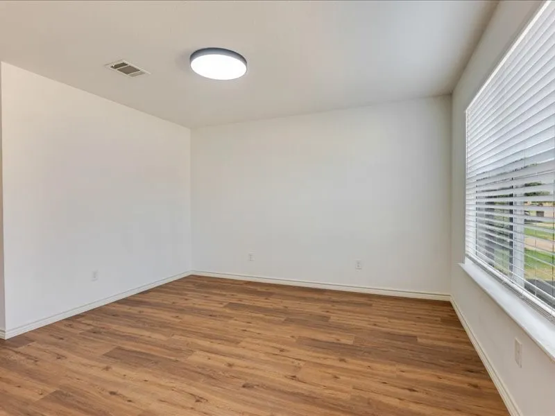 Single Family Residence For Sale in Denton County , 1606 Withers Way, Krum, Texas 76249, 4 Bedroom, 3 Bathroom, 2 Garage spaces, 2,622 Sqft, built in 2005, mls#21392443, Real Estate Agent in Krum, Homes For Sale in Denton county, Homes For Sale in Krum, Realtor in Krum Texas, Real Estate Brokerage Independent Realty Texas, Luminita Cordes Realtor