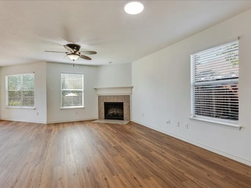 Single Family Residence For Sale in Denton County , 1606 Withers Way, Krum, Texas 76249, 4 Bedroom, 3 Bathroom, 2 Garage spaces, 2,622 Sqft, built in 2005, mls#21392443, Real Estate Agent in Krum, Homes For Sale in Denton county, Homes For Sale in Krum, Realtor in Krum Texas, Real Estate Brokerage Independent Realty Texas, Luminita Cordes Realtor