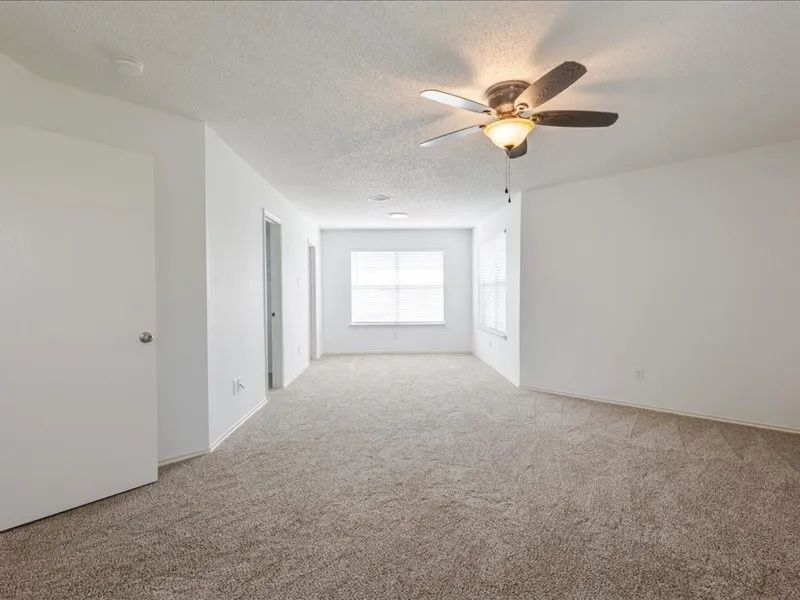 Single Family Residence For Sale in Denton County , 1606 Withers Way, Krum, Texas 76249, 4 Bedroom, 3 Bathroom, 2 Garage spaces, 2,622 Sqft, built in 2005, mls#21392443, Real Estate Agent in Krum, Homes For Sale in Denton county, Homes For Sale in Krum, Realtor in Krum Texas, Real Estate Brokerage Independent Realty Texas, Luminita Cordes Realtor